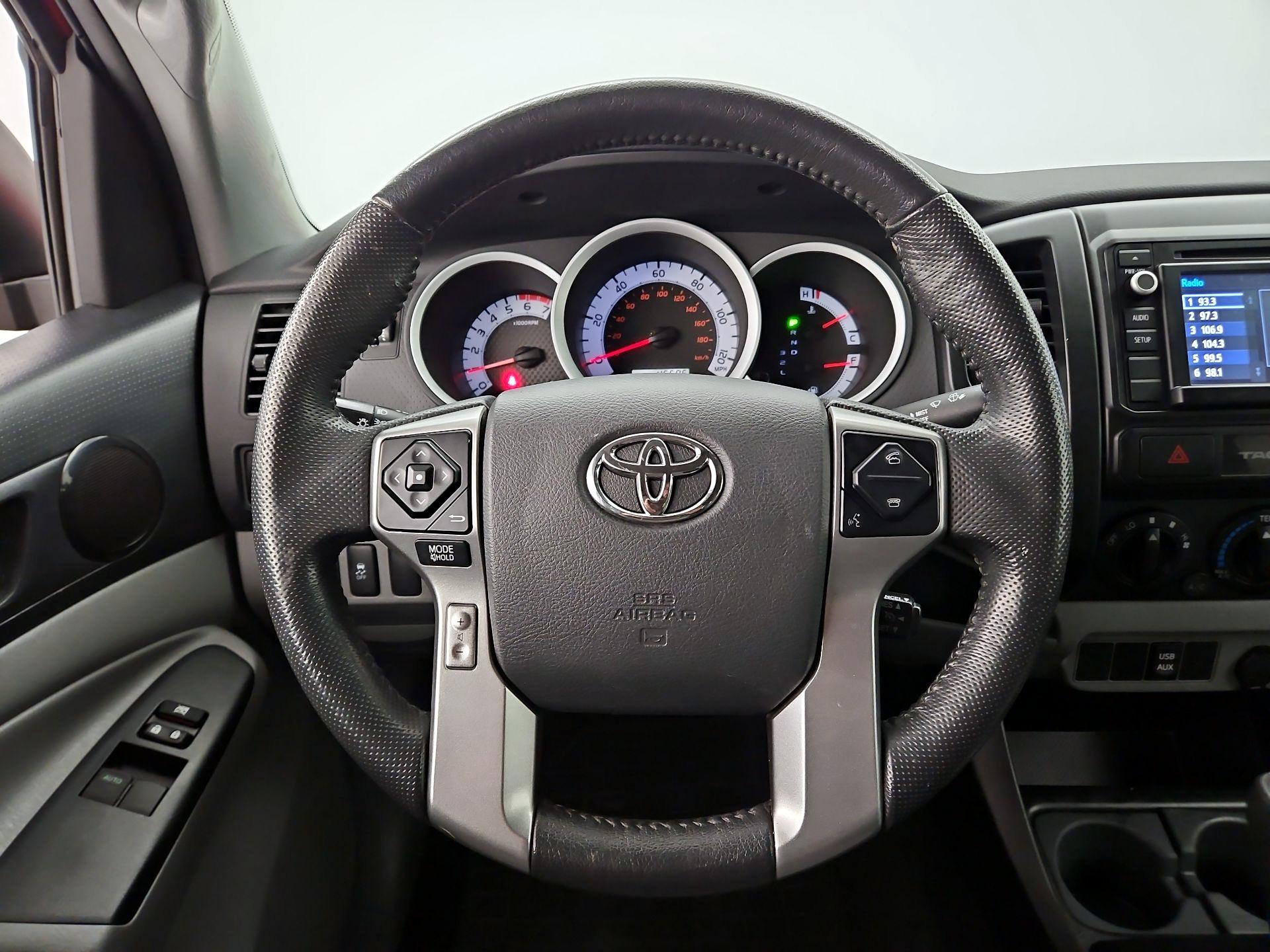 Thumbnail: 2015 Toyota Tacoma - 10