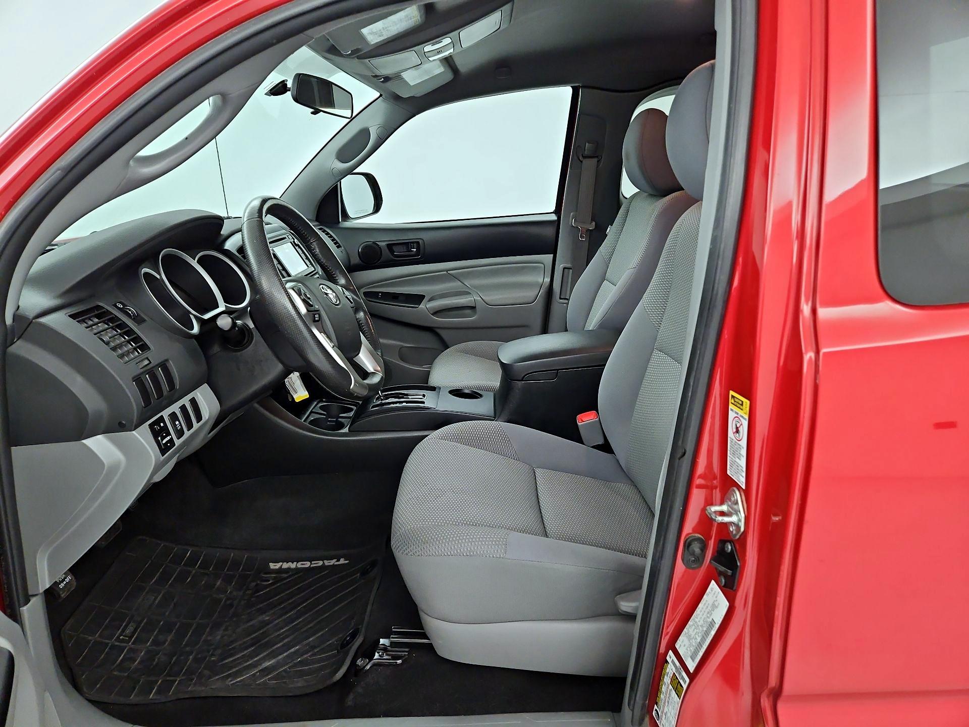 Thumbnail: 2015 Toyota Tacoma - 11