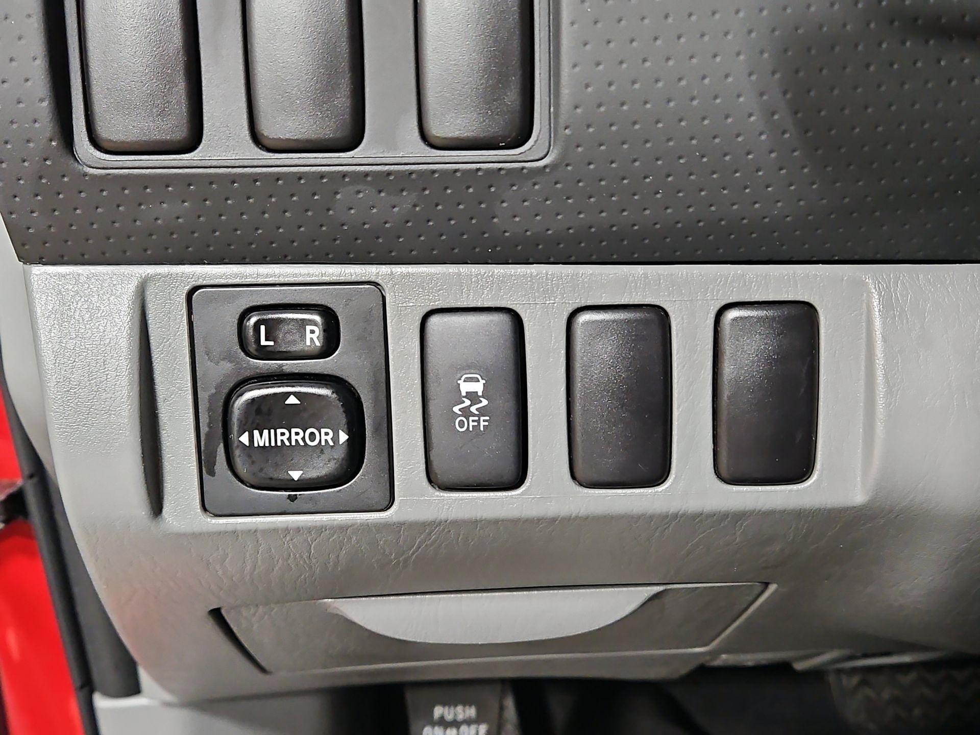 Thumbnail: 2015 Toyota Tacoma - 13