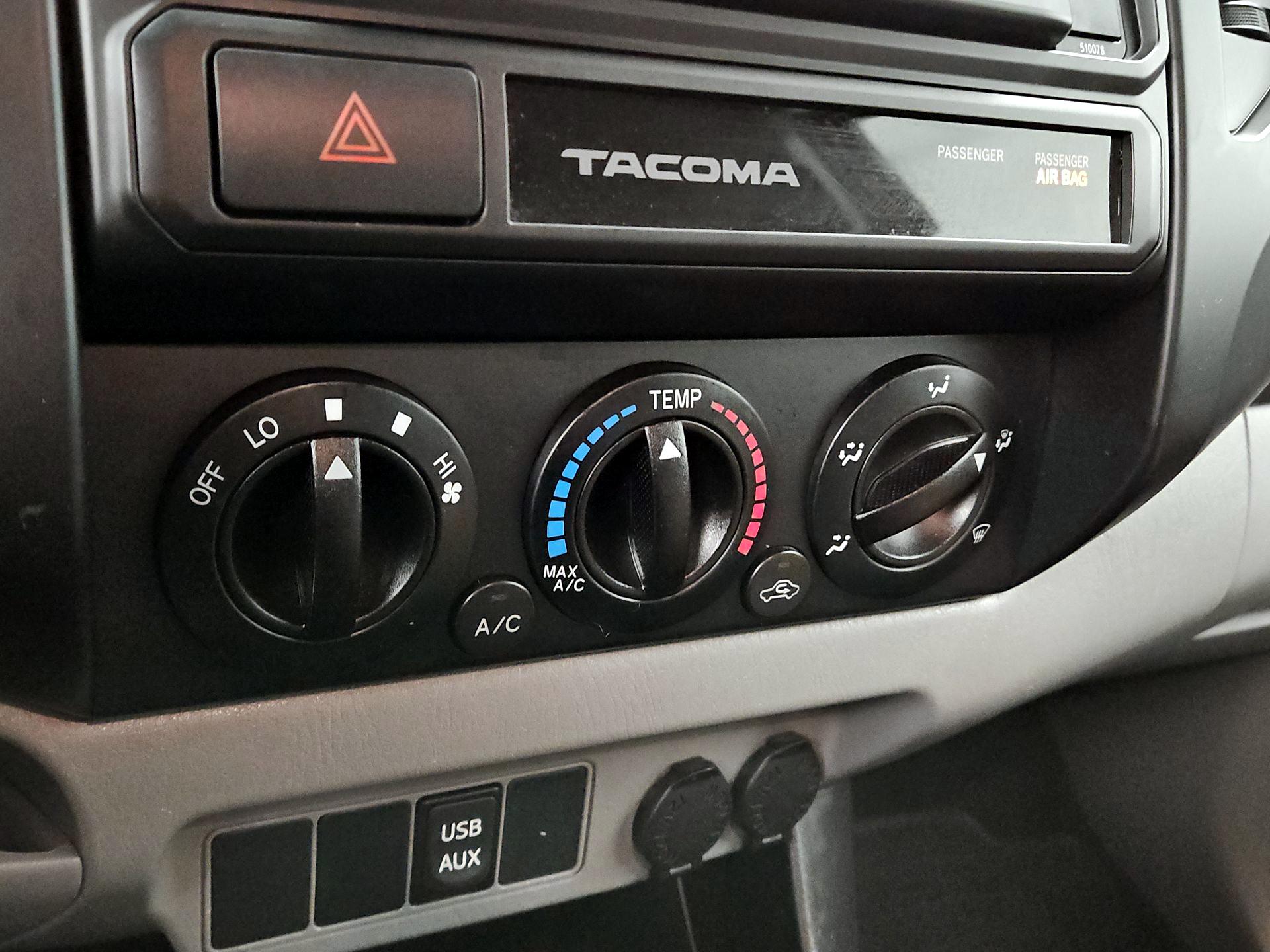 Thumbnail: 2015 Toyota Tacoma - 15