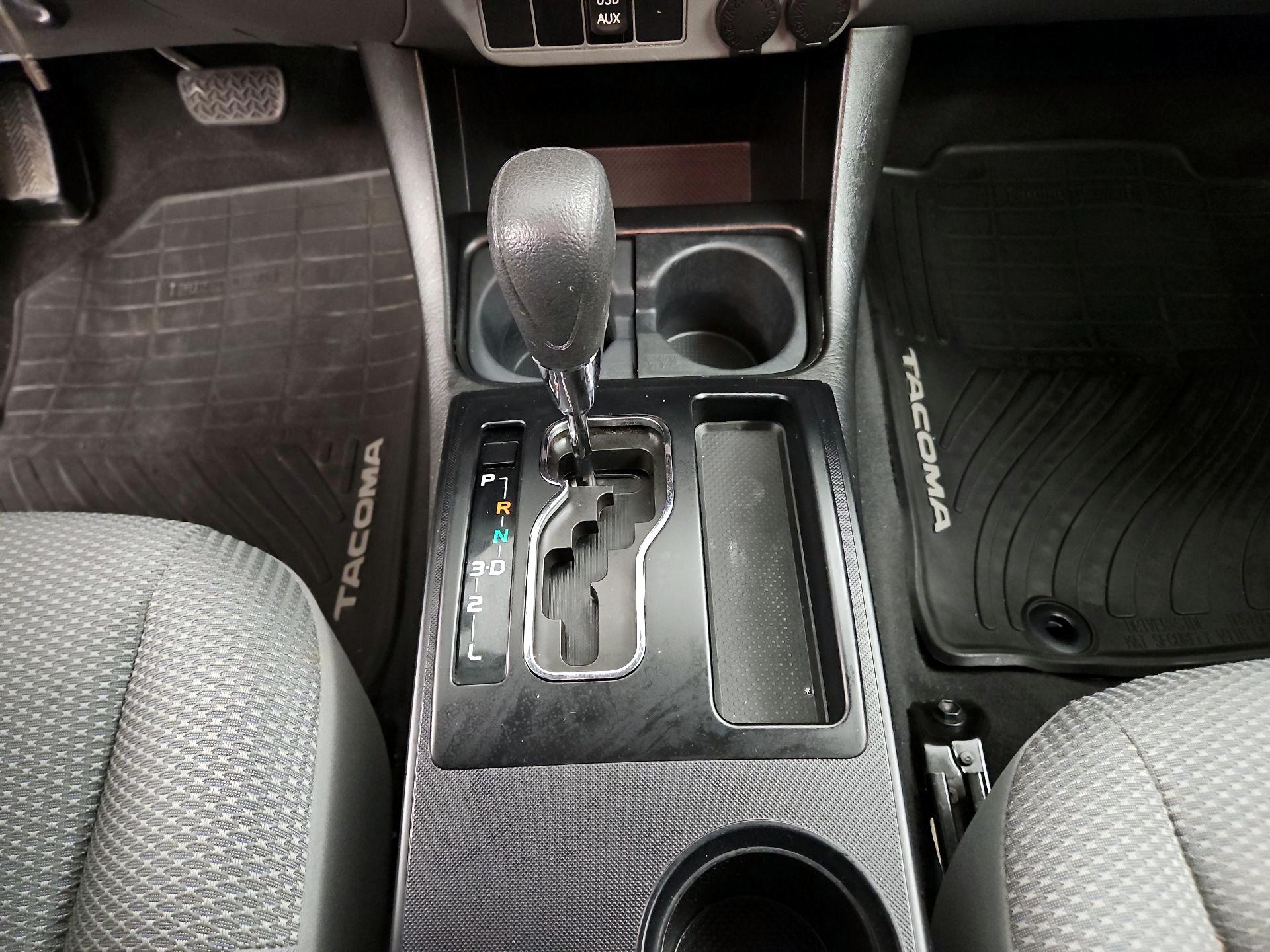 Thumbnail: 2015 Toyota Tacoma - 16