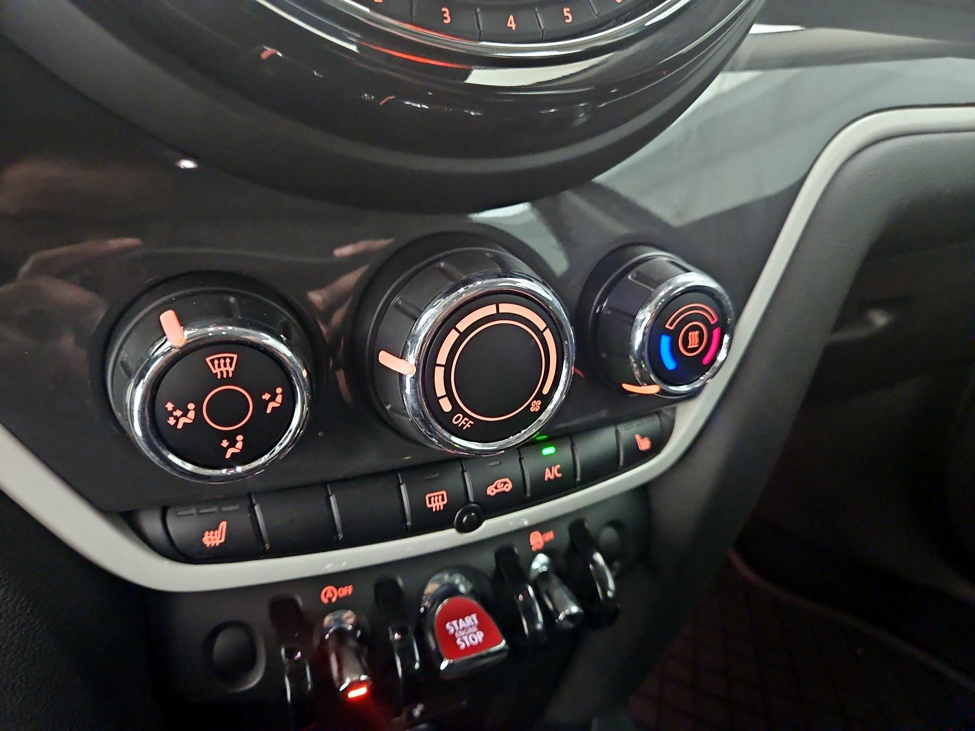 Thumbnail: 2019 MINI Cooper Countryman - 16