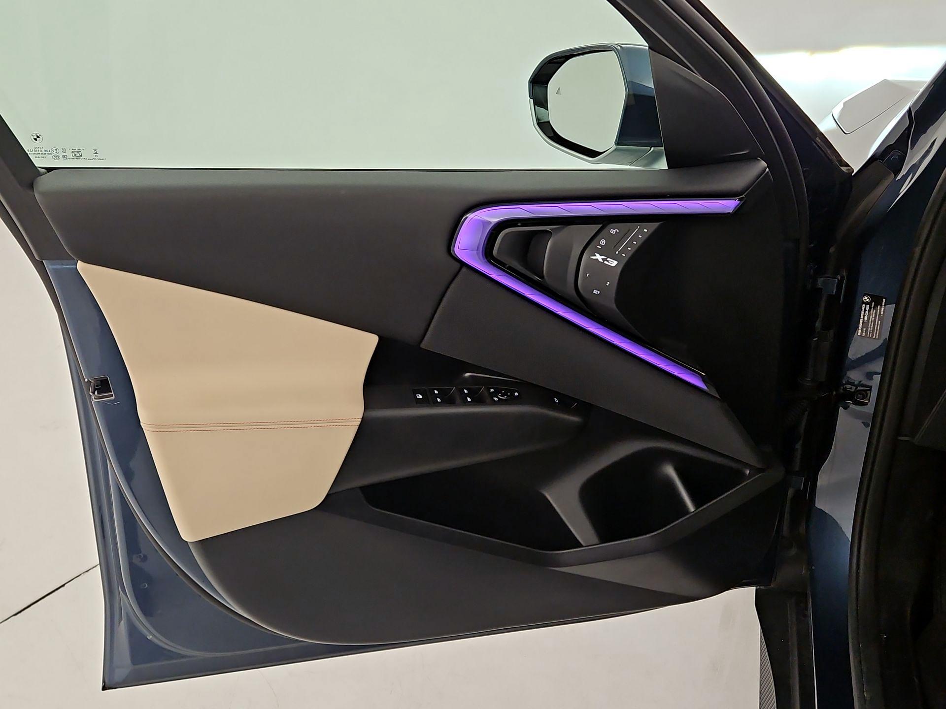 Thumbnail: 2025 BMW X3 - 12