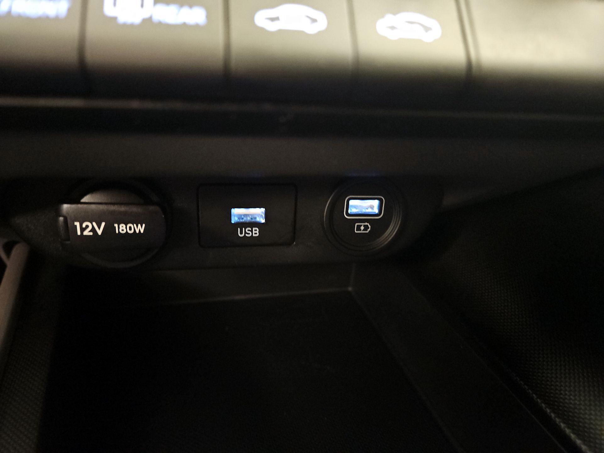 Thumbnail: 2023 Hyundai Elantra - 18