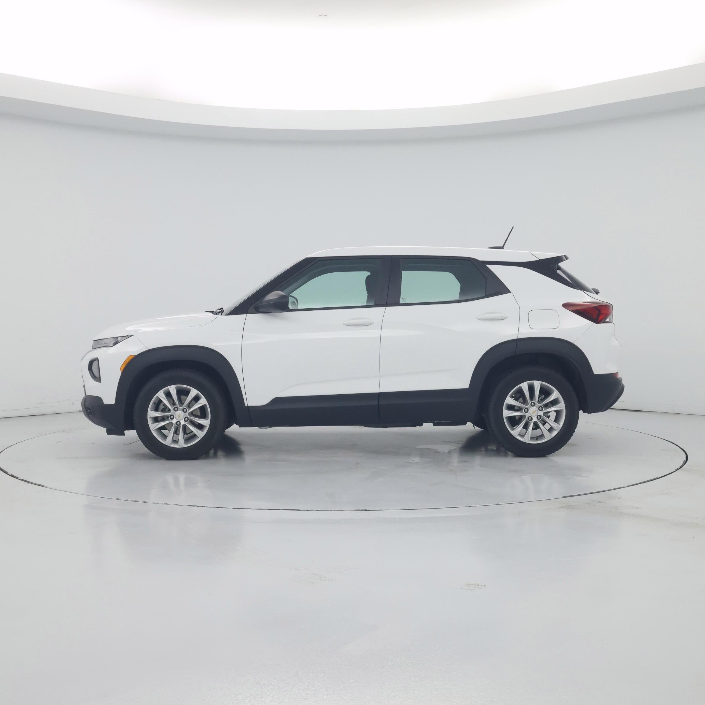 Thumbnail: 2021 Chevrolet TrailBlazer - 3