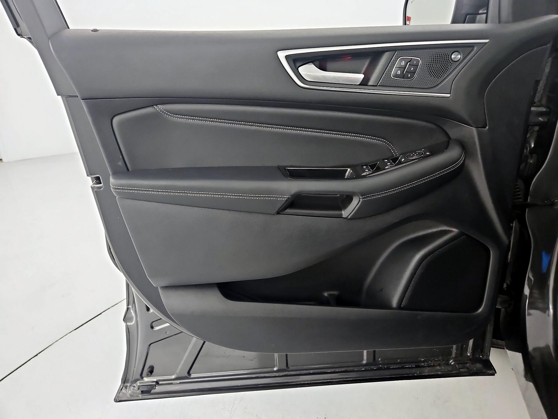 Thumbnail: 2019 Ford Edge - 12