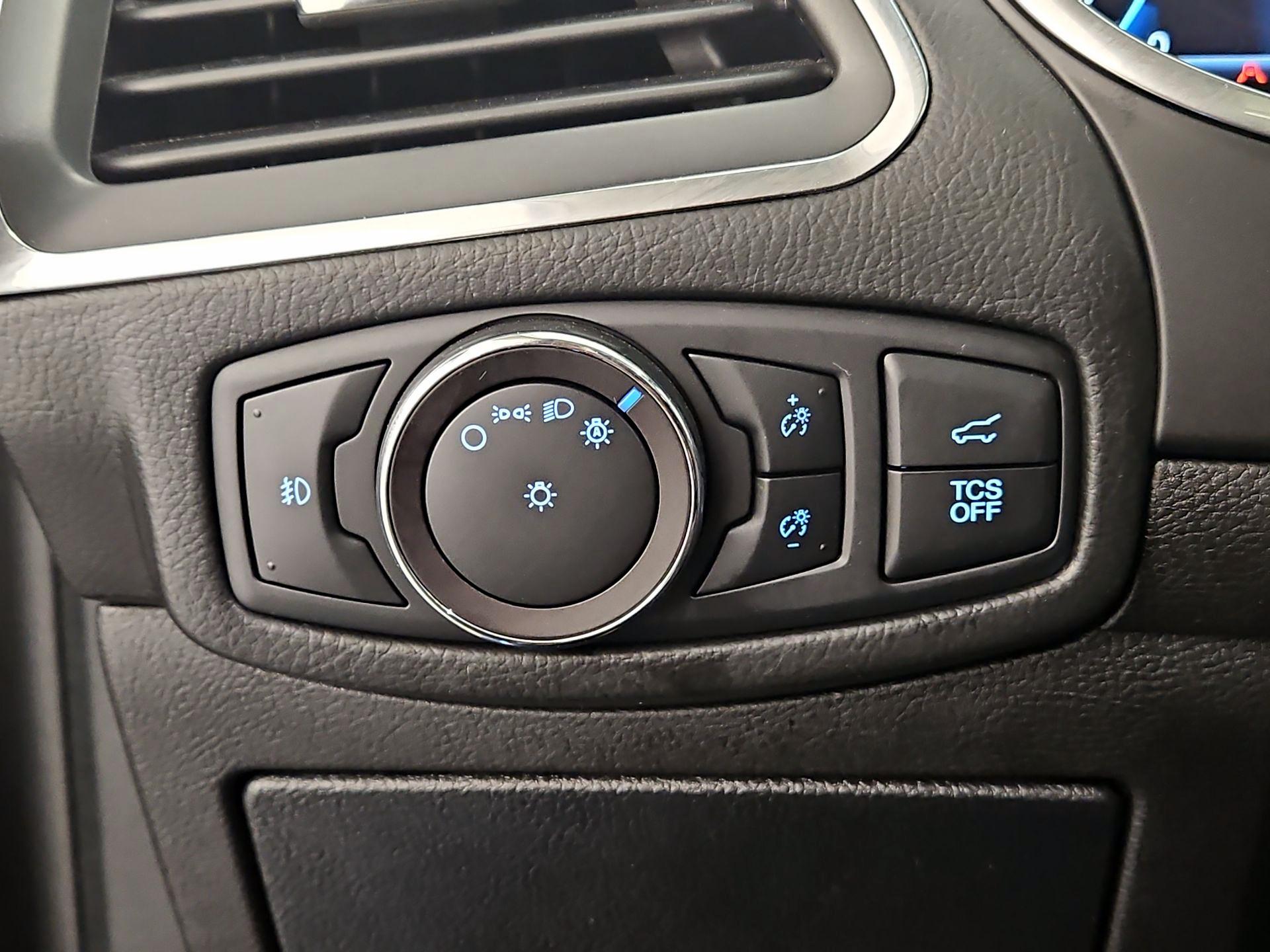 Thumbnail: 2019 Ford Edge - 13