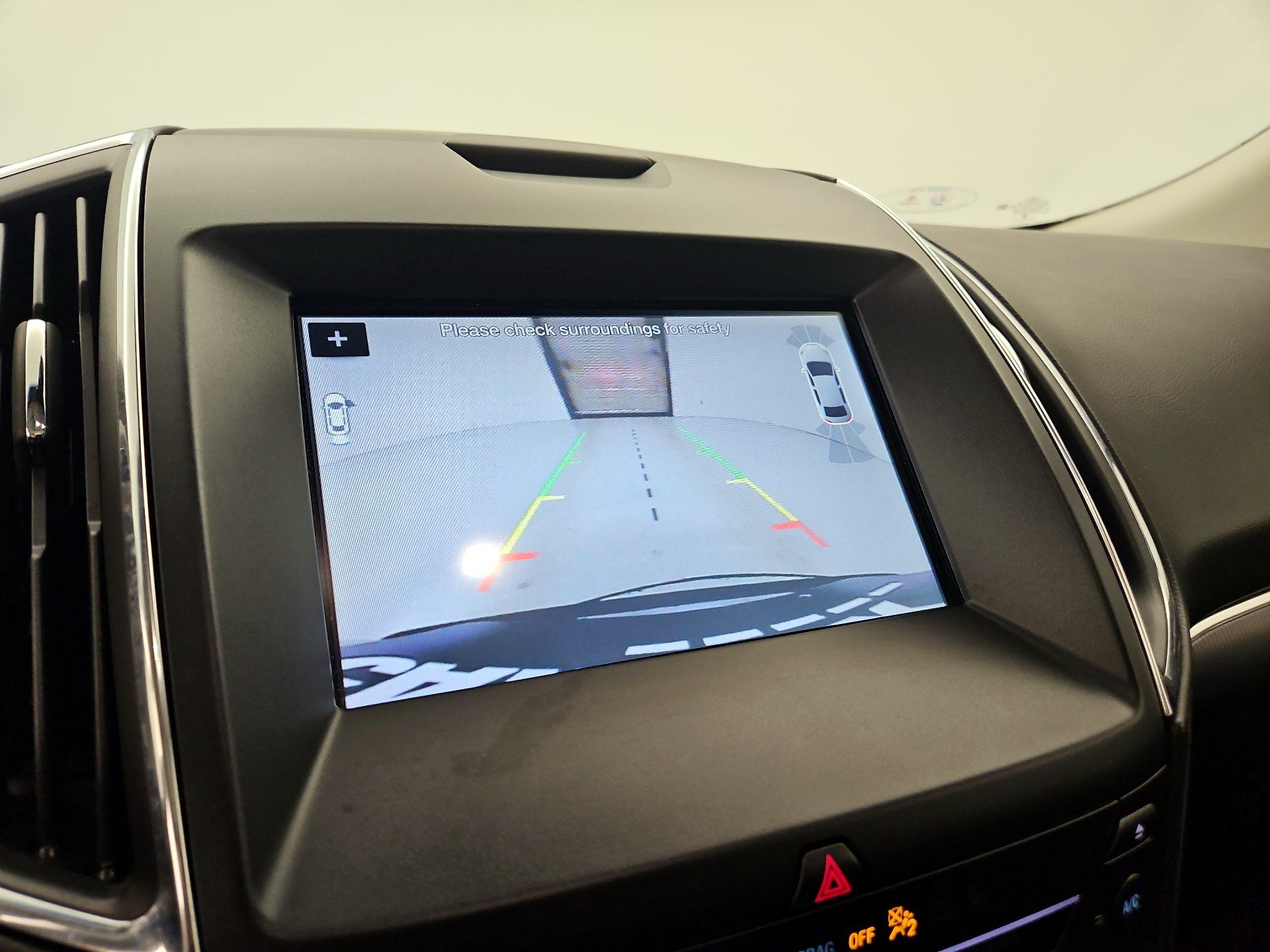 Thumbnail: 2019 Ford Edge - 15