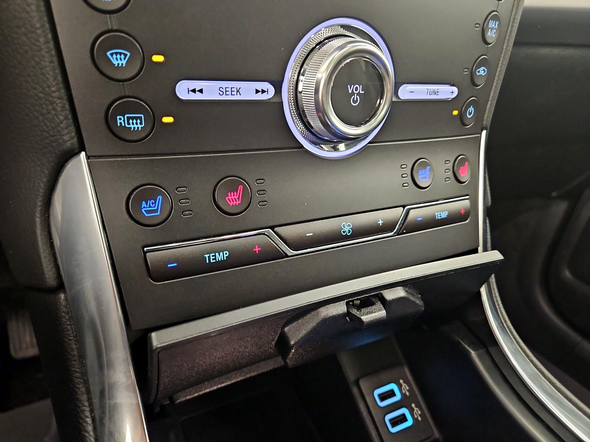 Thumbnail: 2019 Ford Edge - 17