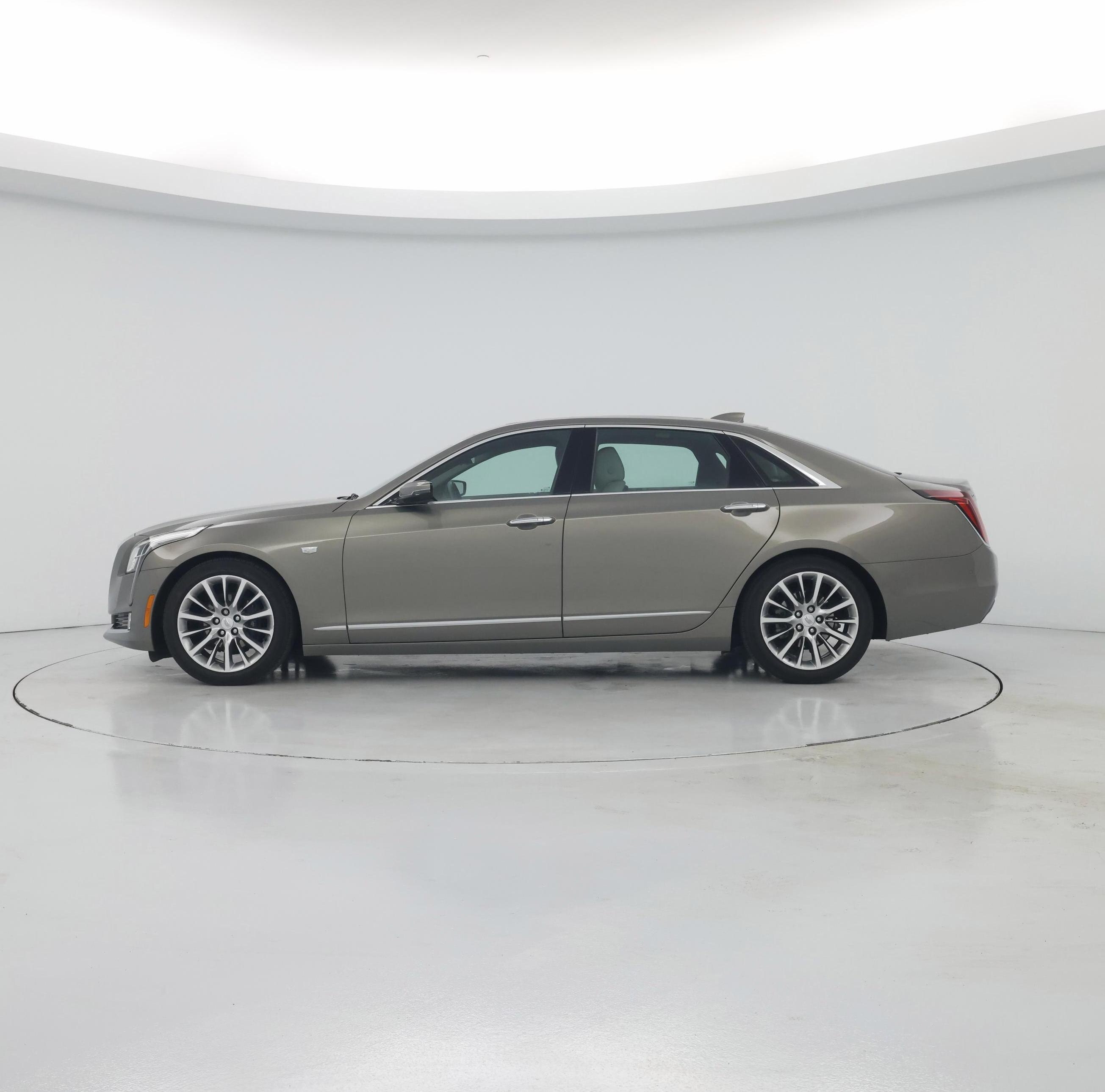 Thumbnail: 2017 Cadillac CT6 - 3