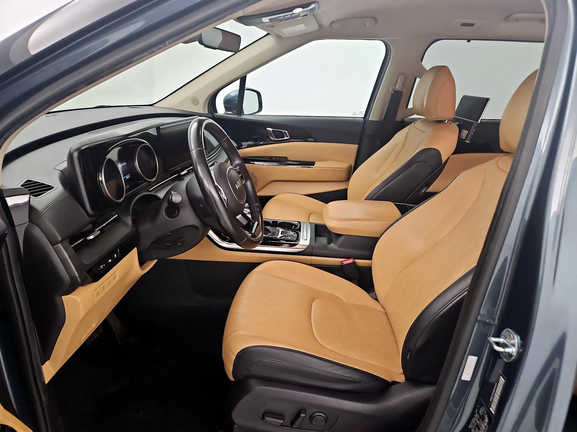 Thumbnail: 2022 Kia Carnival - 11