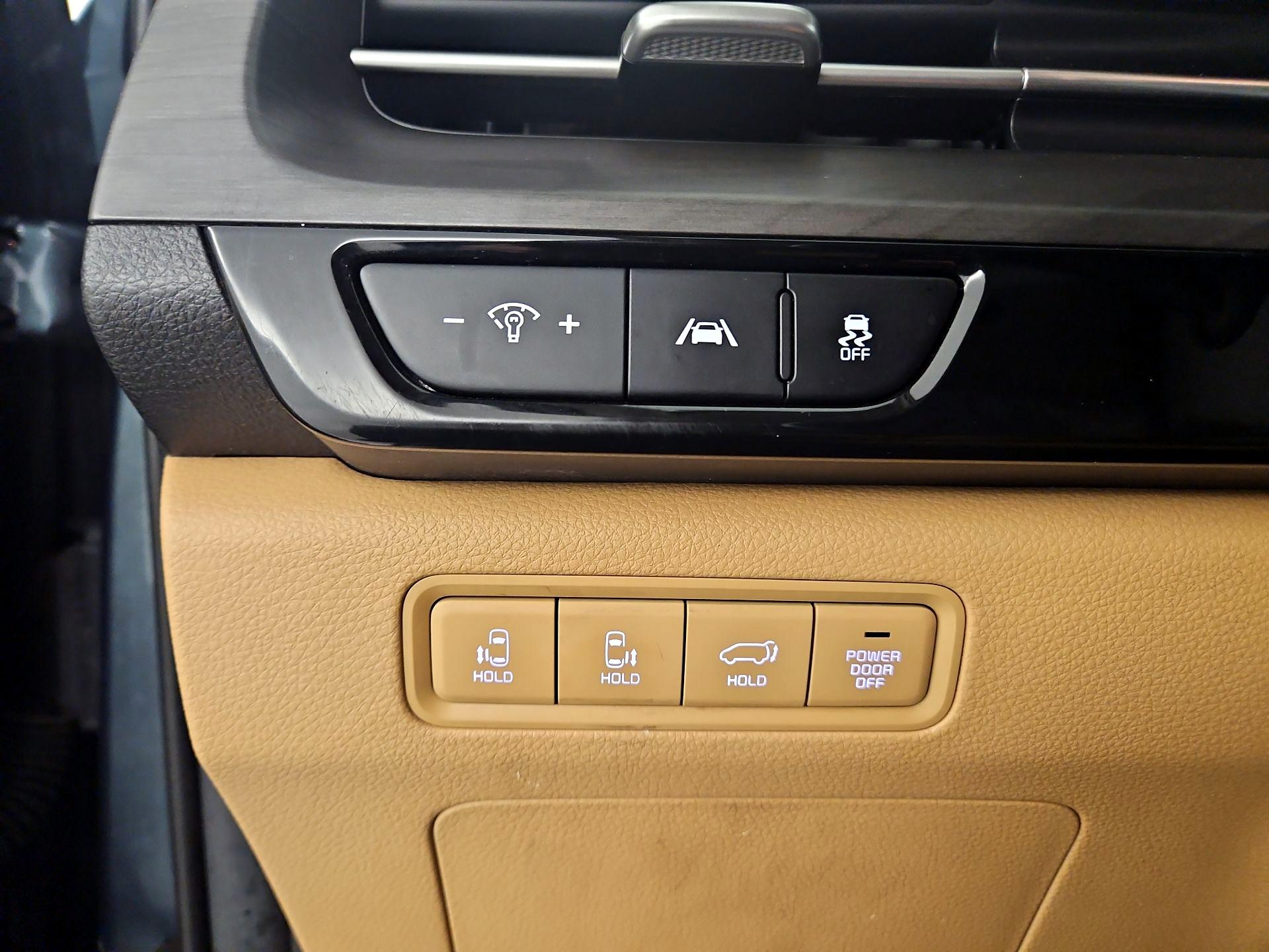 Thumbnail: 2022 Kia Carnival - 13