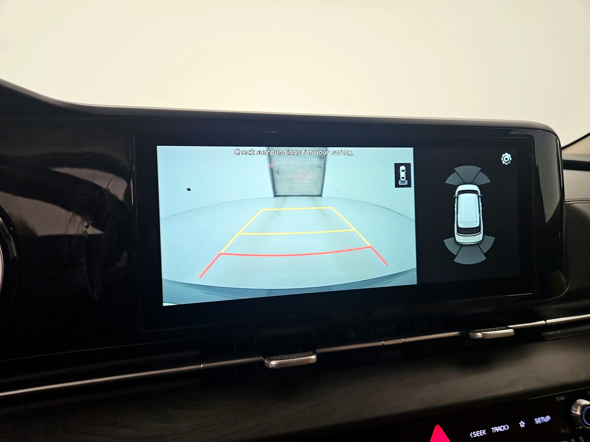 Thumbnail: 2022 Kia Carnival - 15