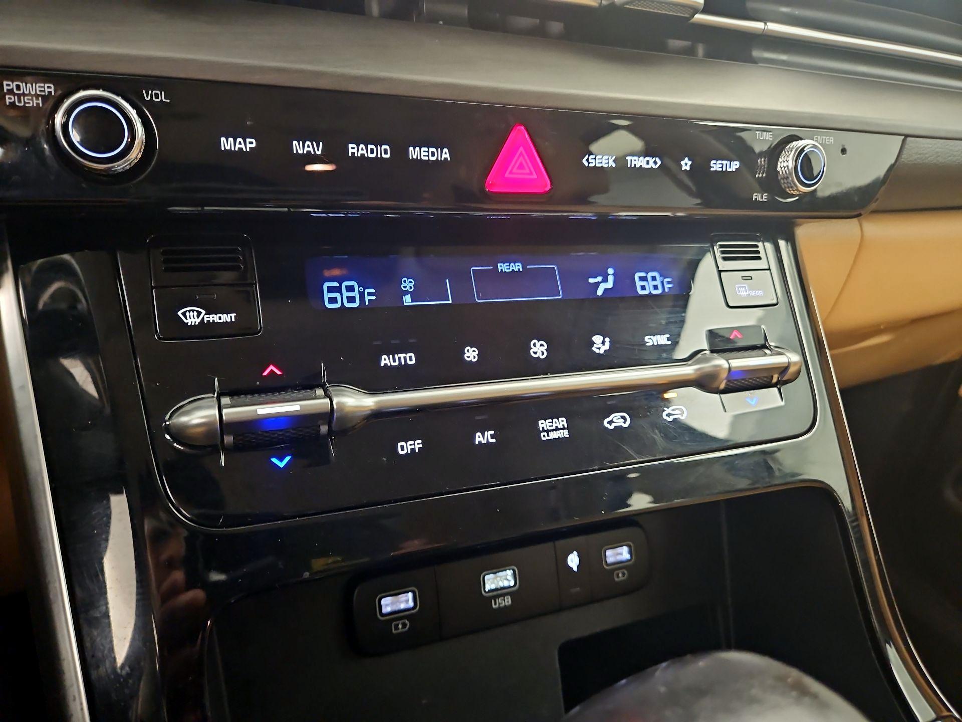 Thumbnail: 2022 Kia Carnival - 17