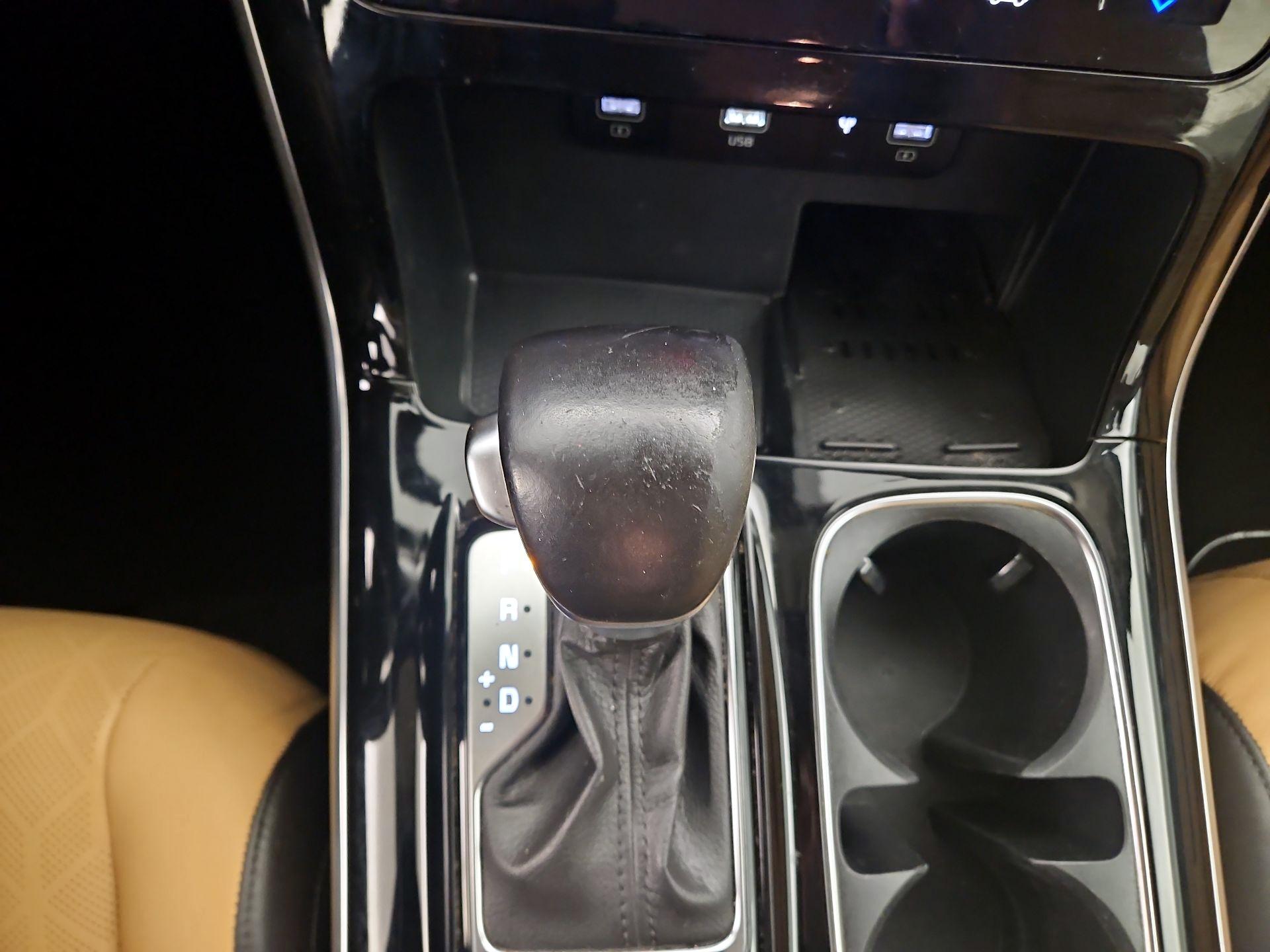 Thumbnail: 2022 Kia Carnival - 18