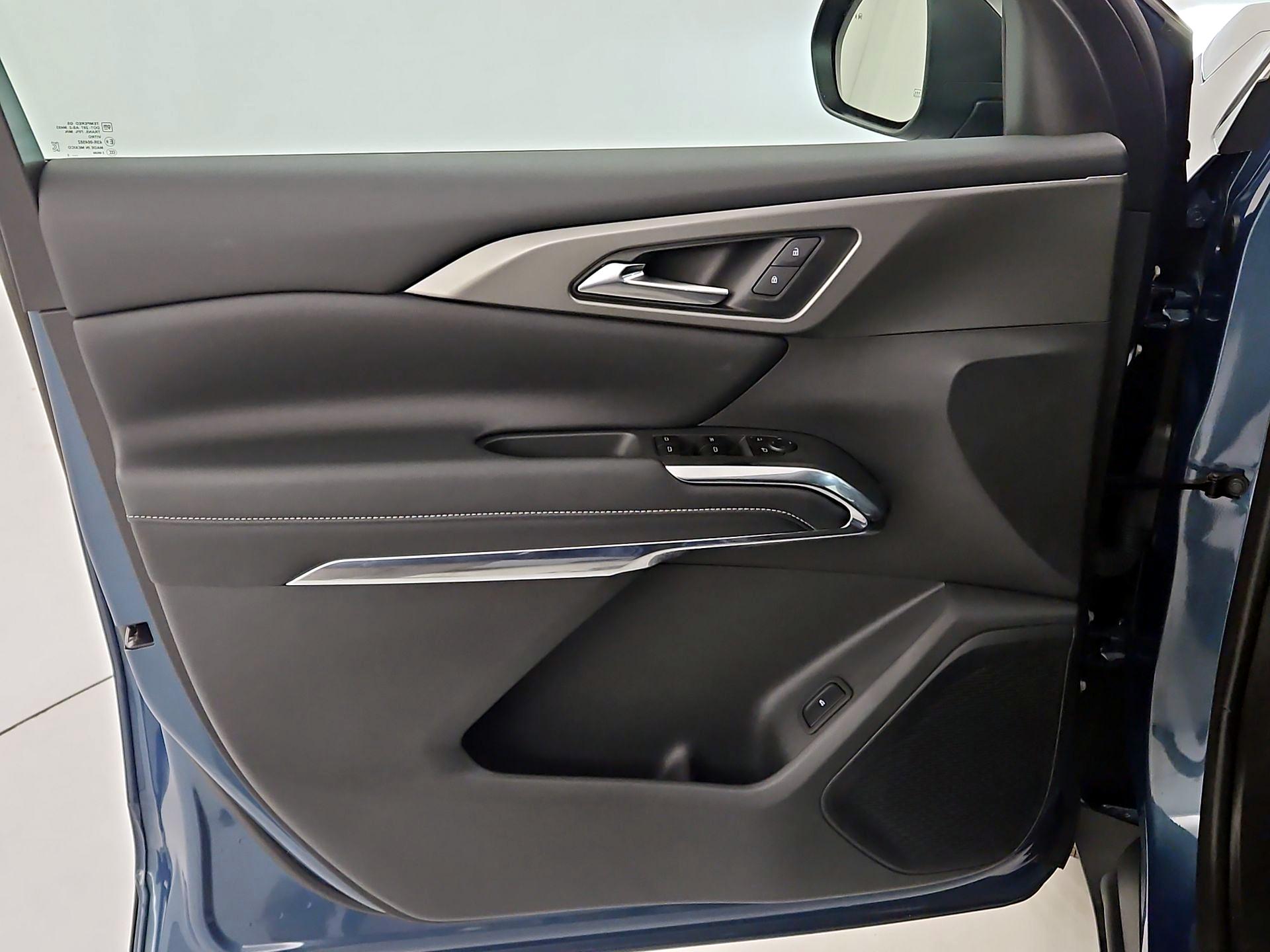 Thumbnail: 2025 Chevrolet Traverse - 12