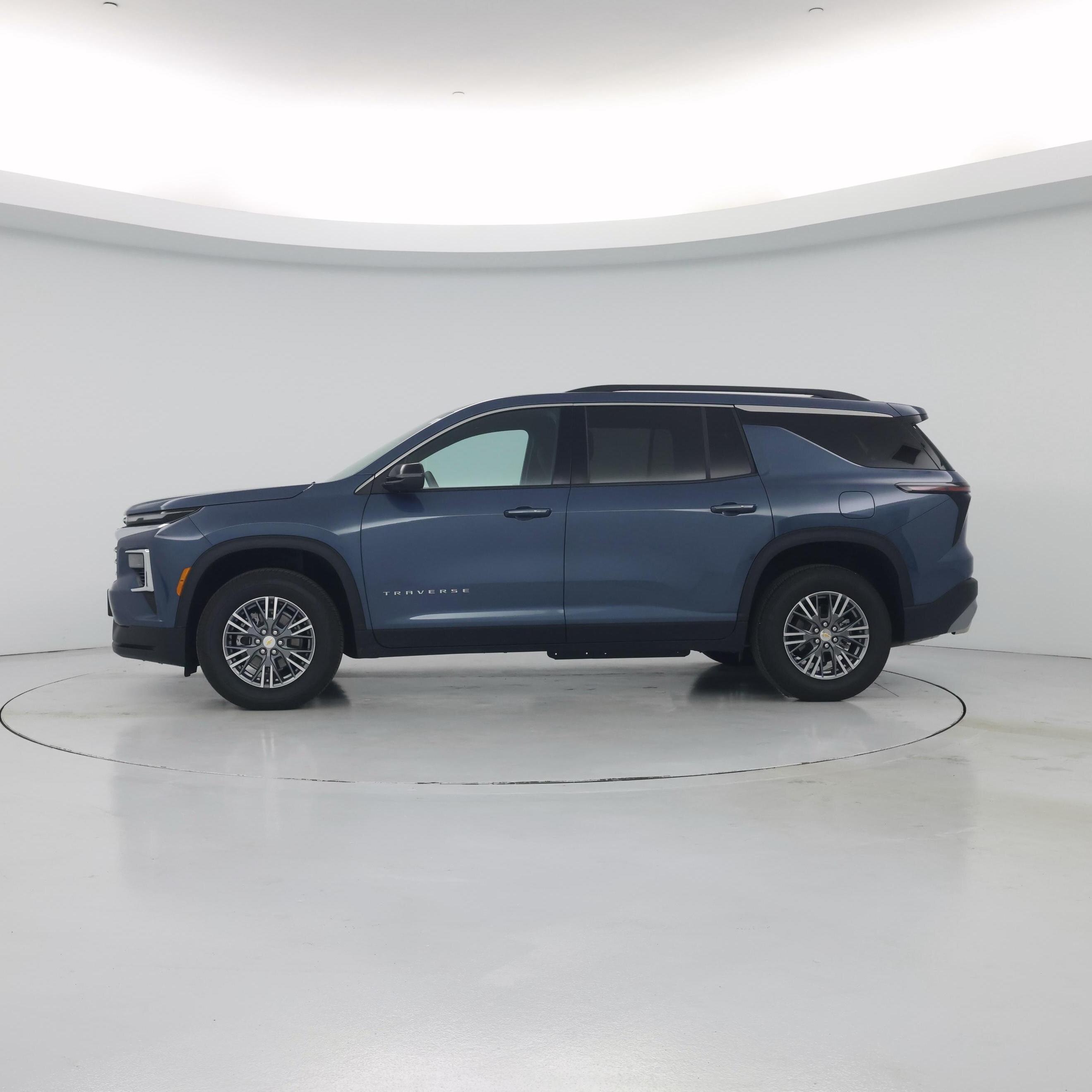 Thumbnail: 2025 Chevrolet Traverse - 3