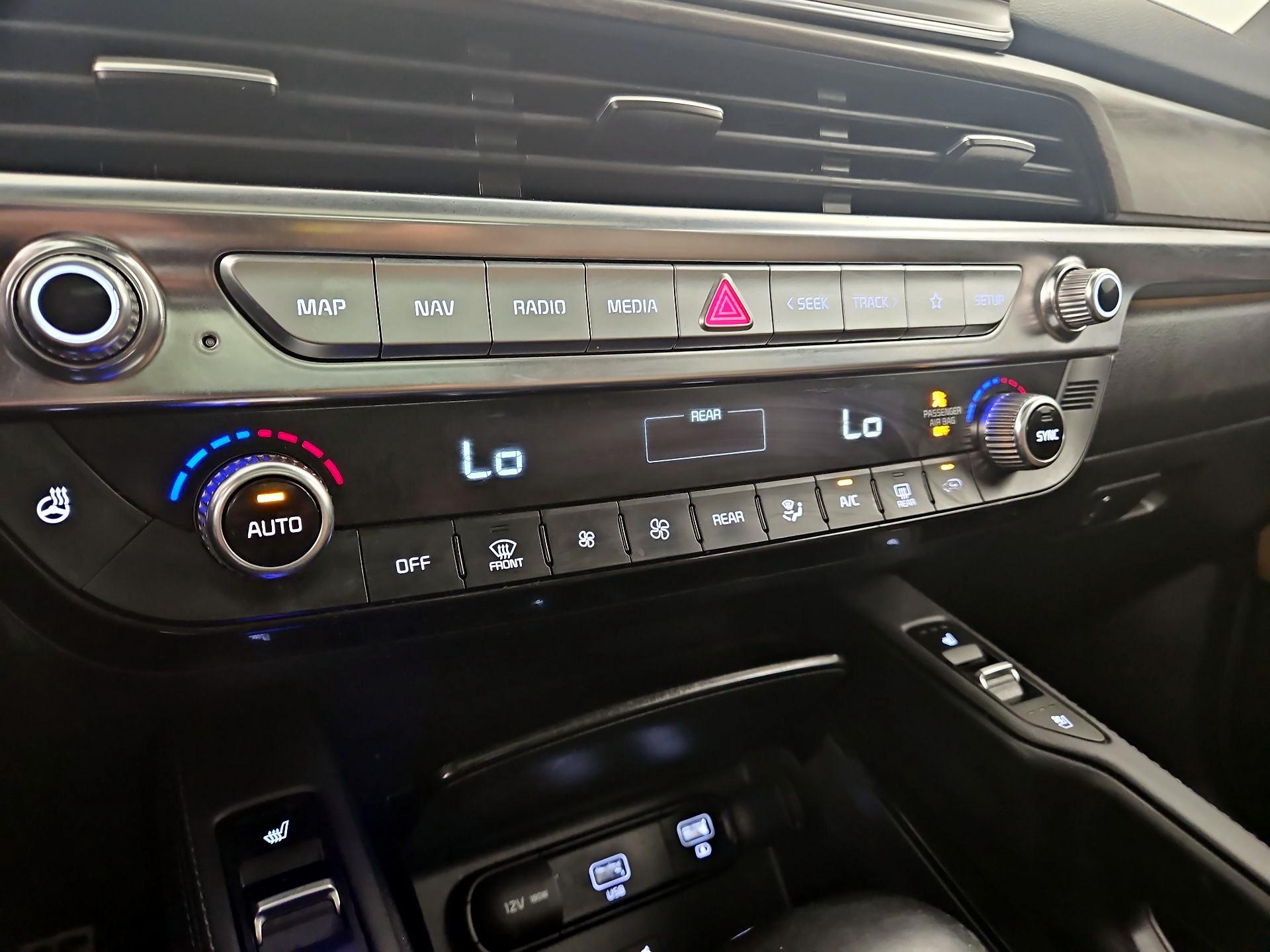 Thumbnail: 2020 Kia Telluride - 17