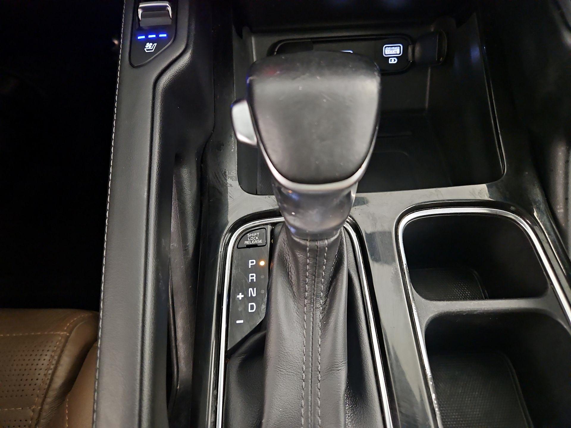 Thumbnail: 2020 Kia Telluride - 18