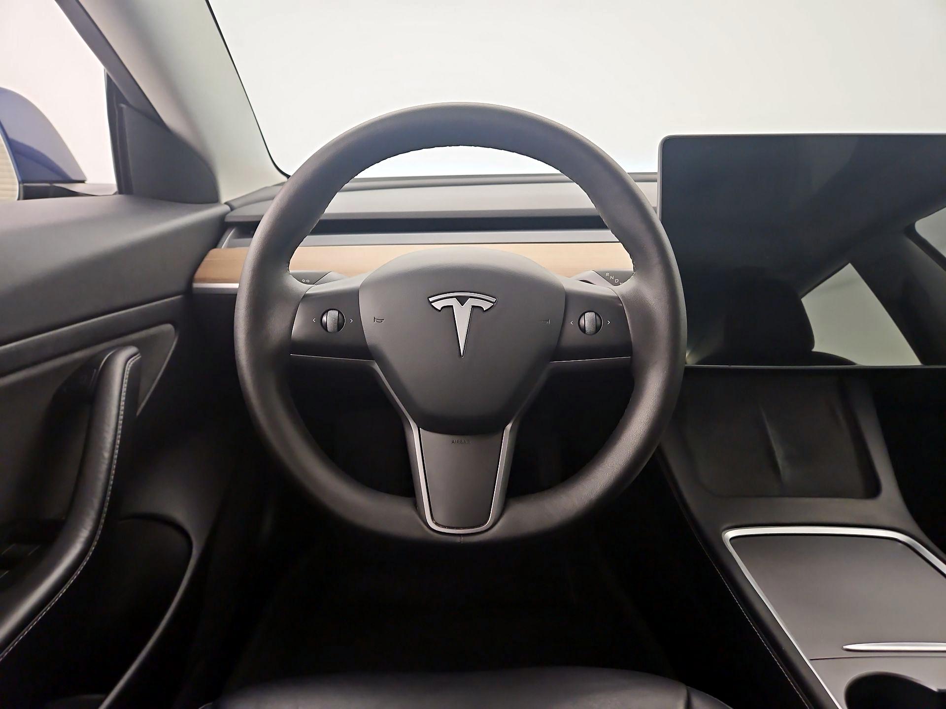 Thumbnail: 2021 Tesla Model 3 - 10