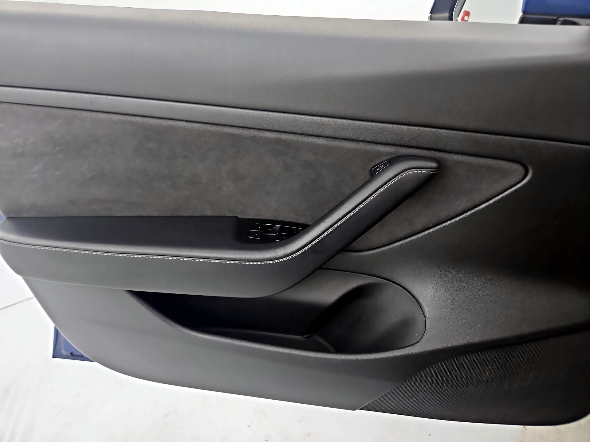 Thumbnail: 2021 Tesla Model 3 - 12