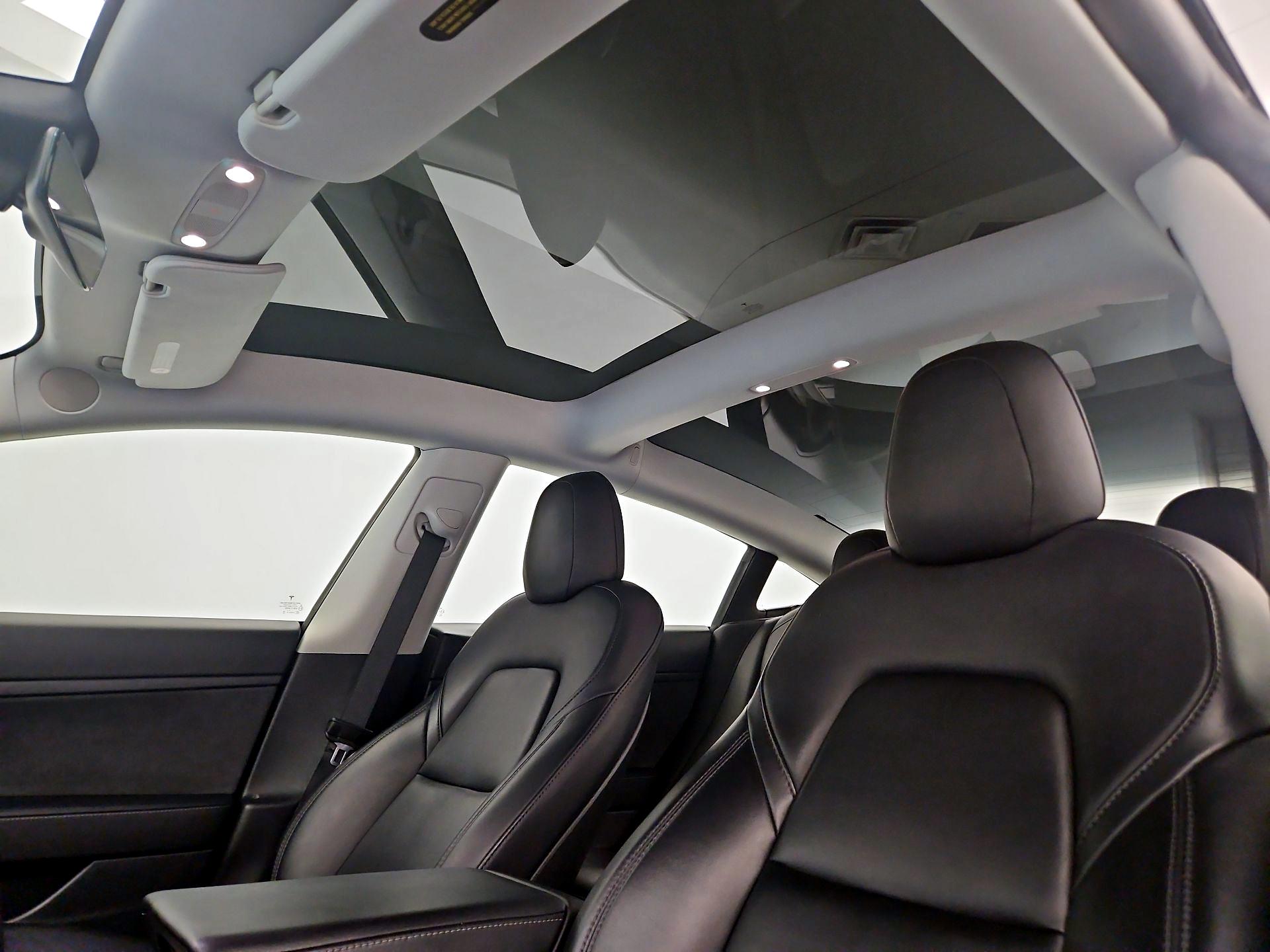 Thumbnail: 2021 Tesla Model 3 - 19