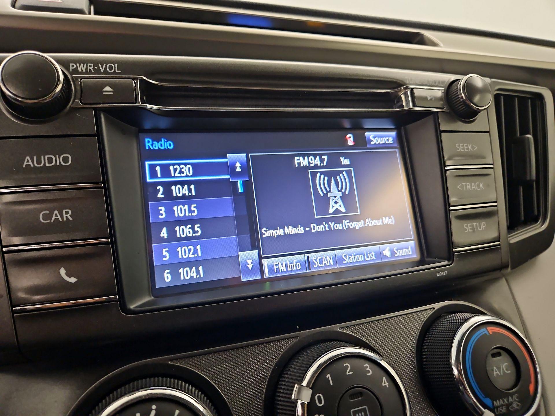 Thumbnail: 2014 Toyota RAV4 - 15