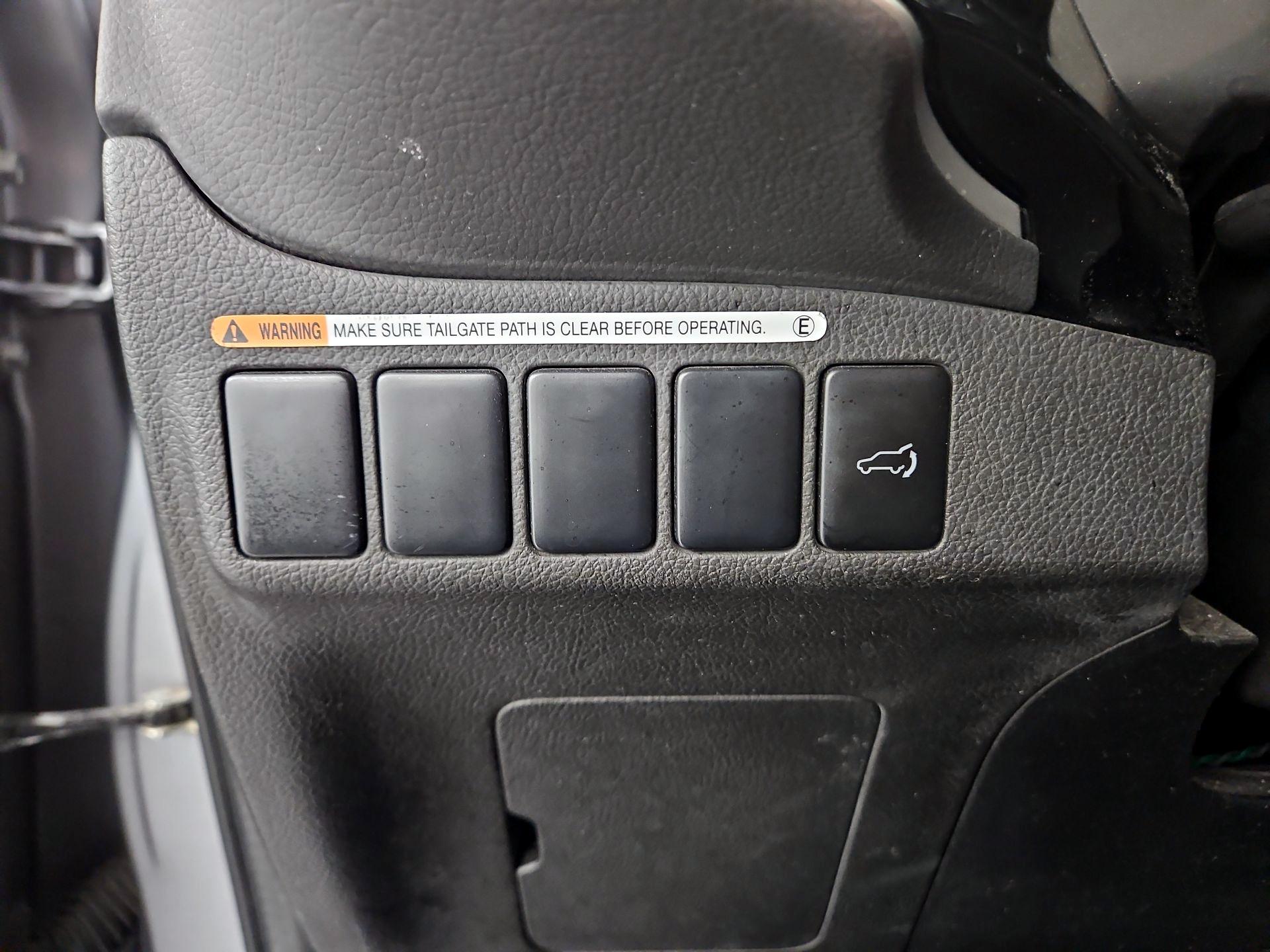 Thumbnail: 2015 Mitsubishi Outlander - 13