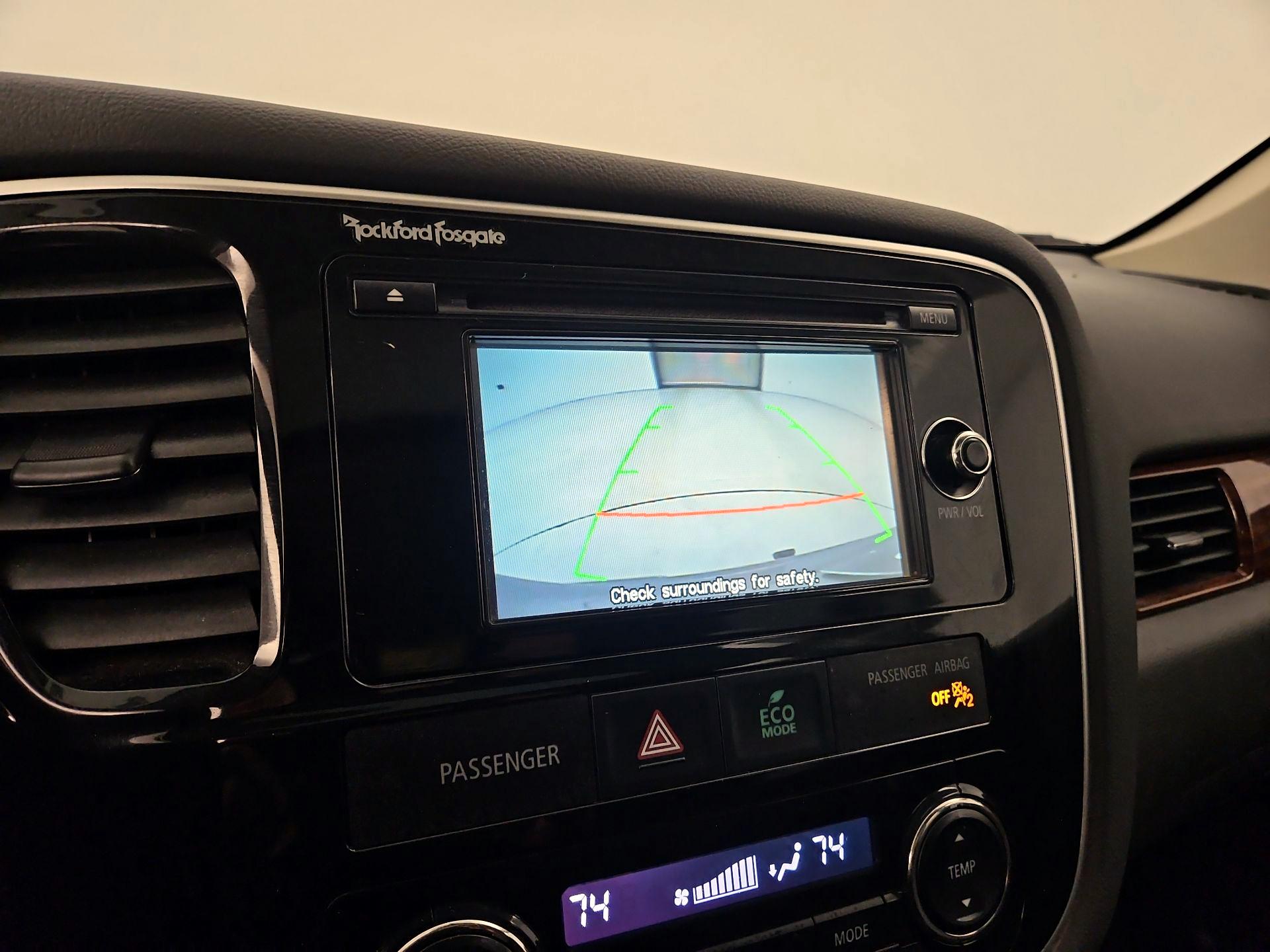 Thumbnail: 2015 Mitsubishi Outlander - 14