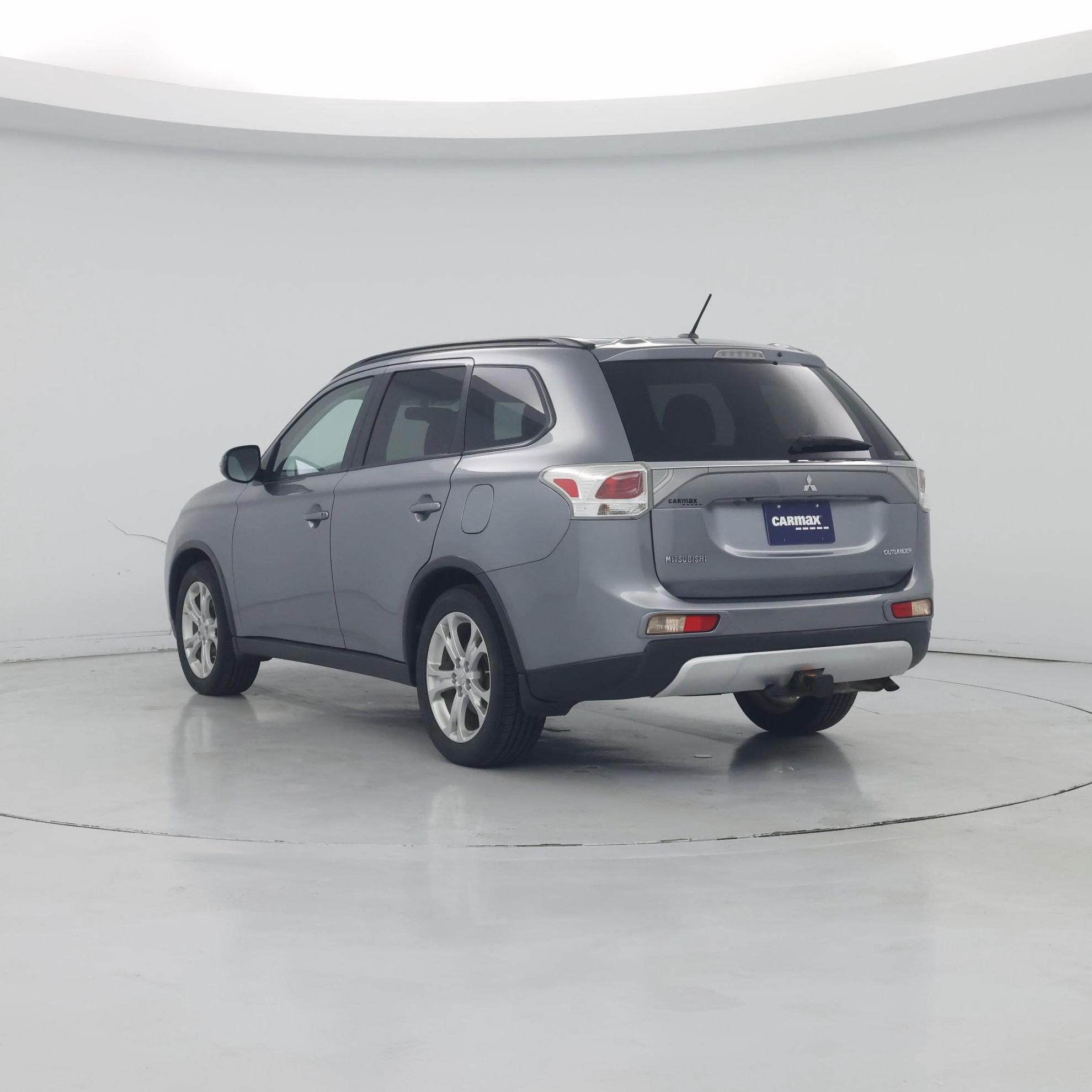 Thumbnail: 2015 Mitsubishi Outlander - 2