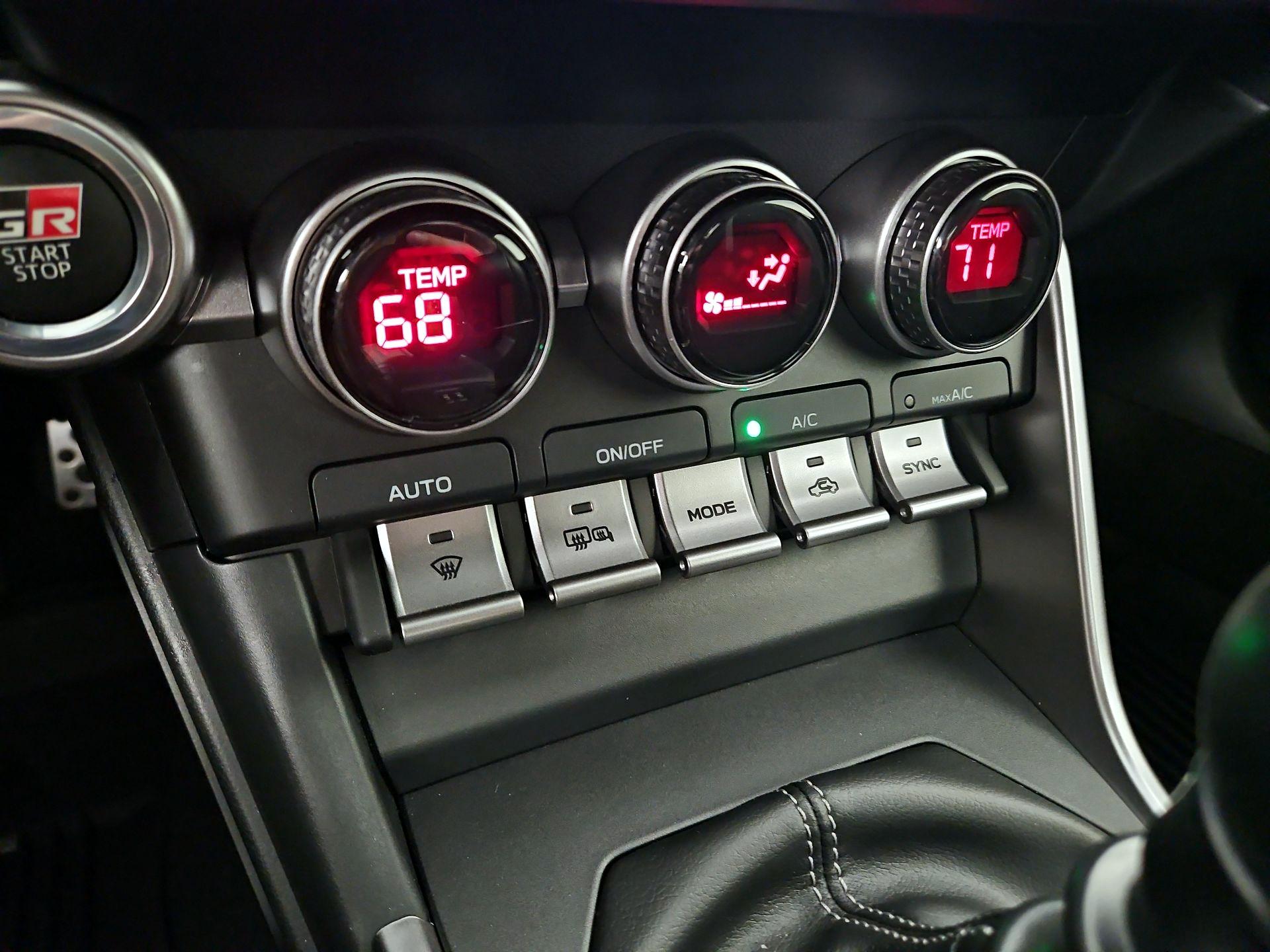 Thumbnail: 2024 Toyota GR86 - 16