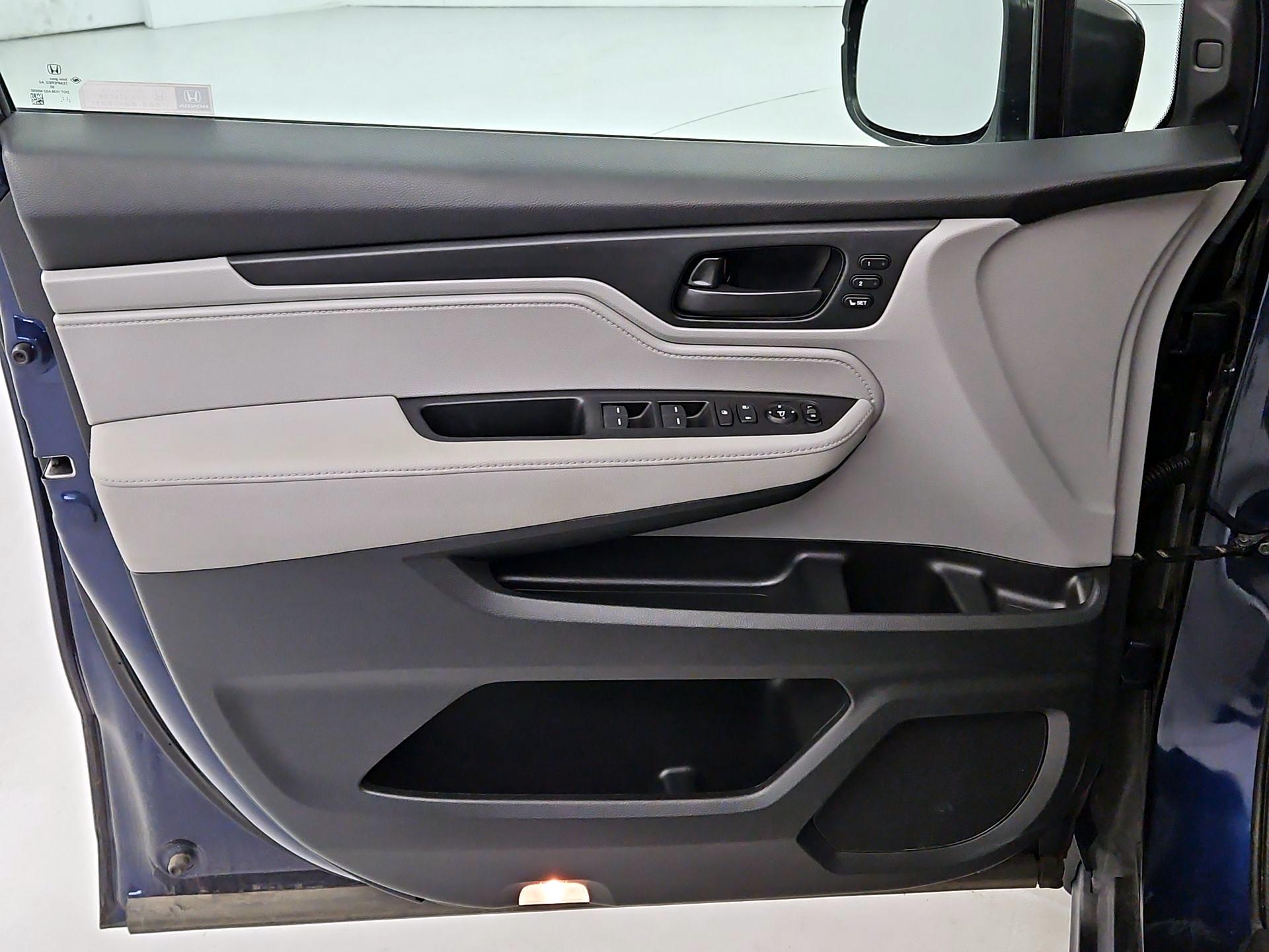 Thumbnail: 2018 Honda Odyssey - 12