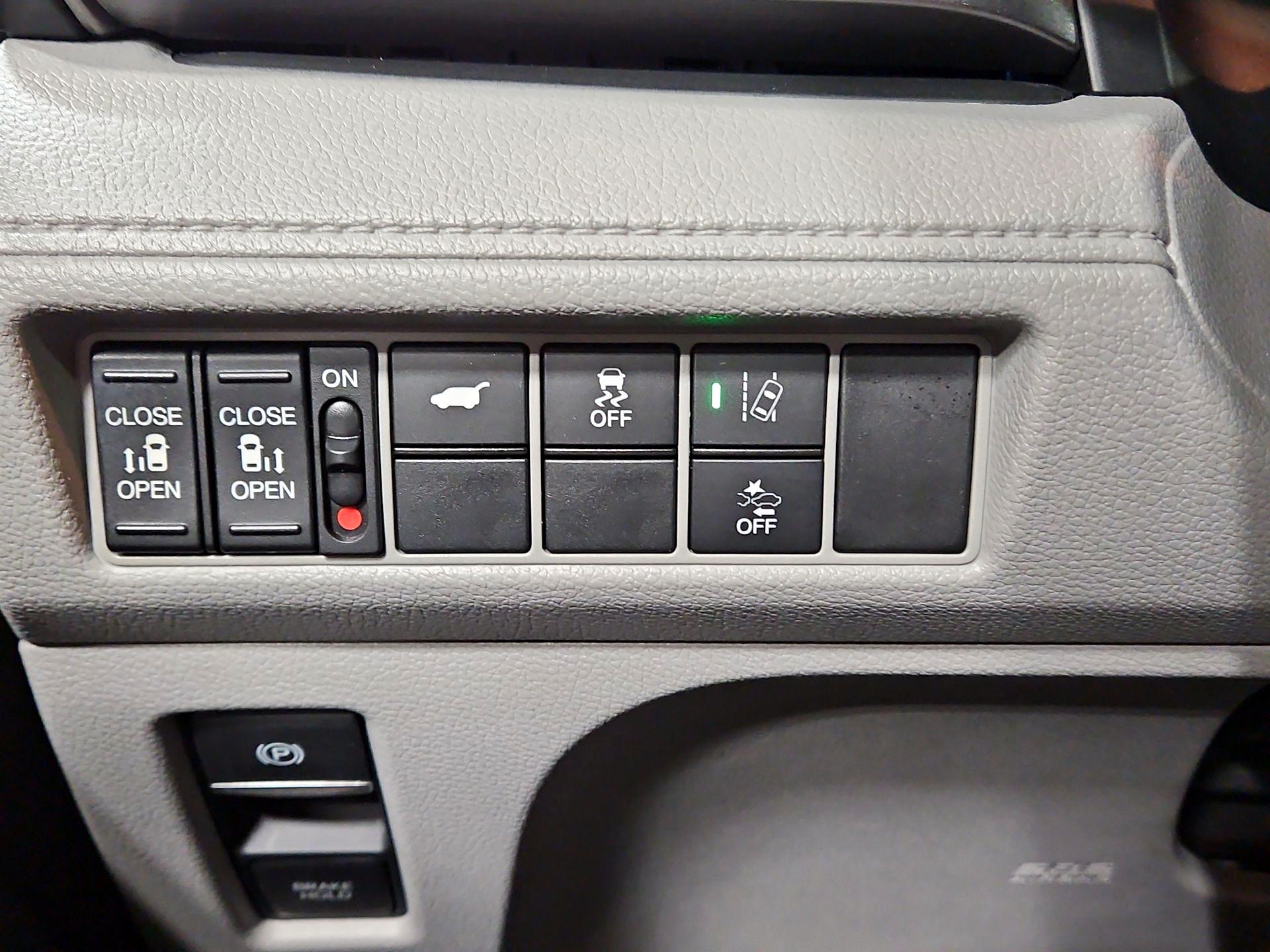 Thumbnail: 2018 Honda Odyssey - 13