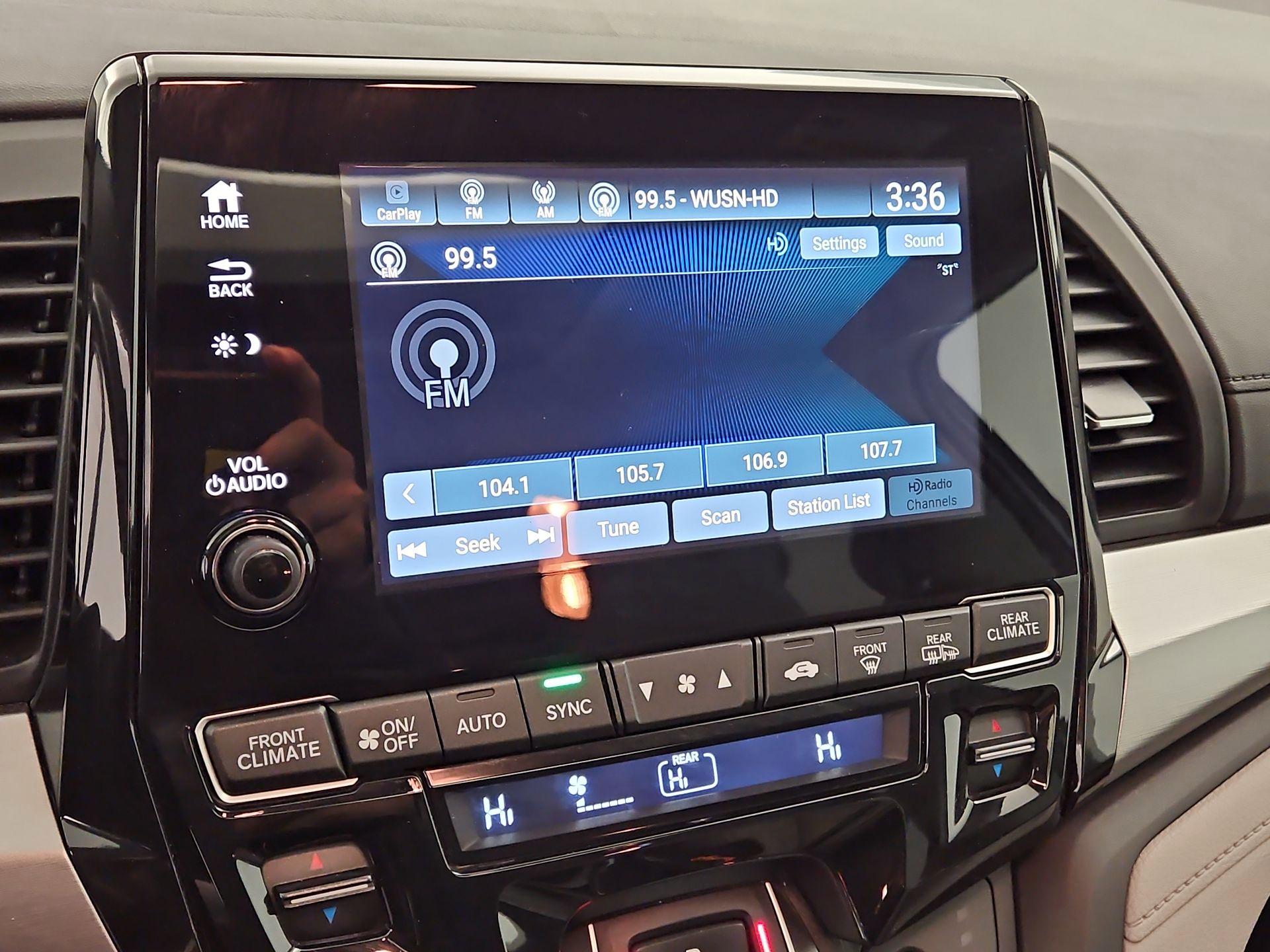 Thumbnail: 2018 Honda Odyssey - 15