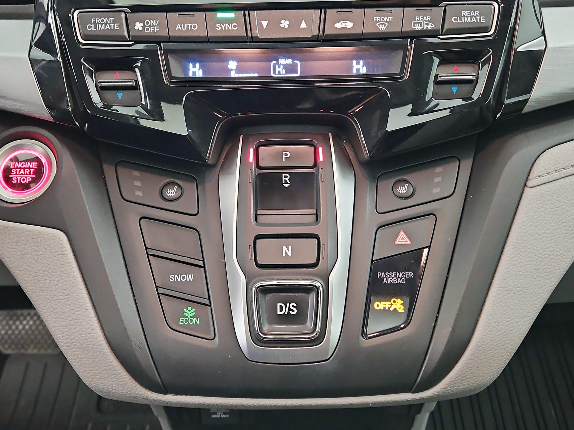 Thumbnail: 2018 Honda Odyssey - 17