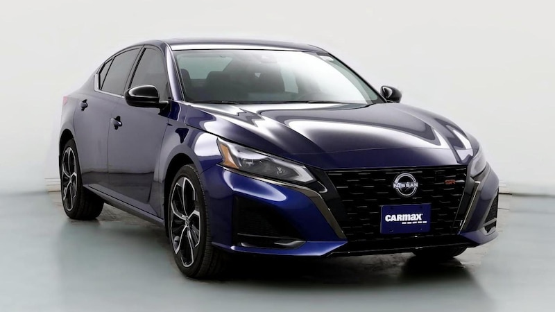 2023 Nissan Altima SR Hero Image