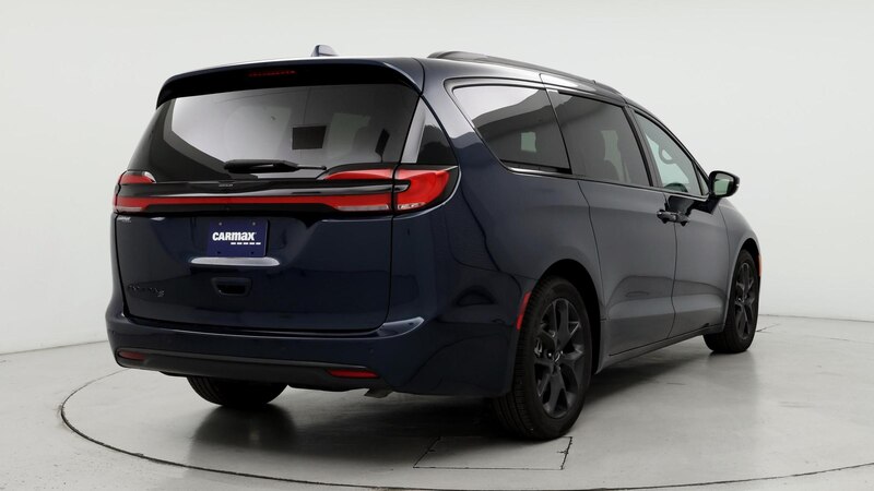 2022 Chrysler Pacifica Touring L 8