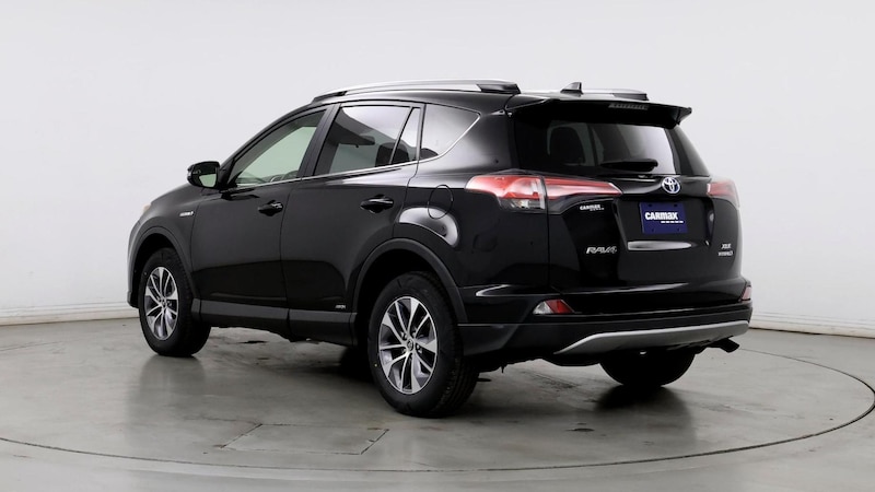 2018 Toyota RAV4 XLE 2