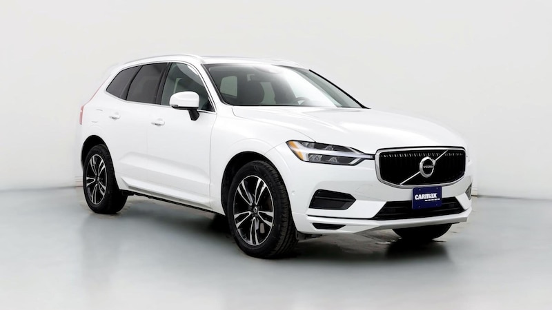 2018 Volvo XC60 T6 Momentum Hero Image