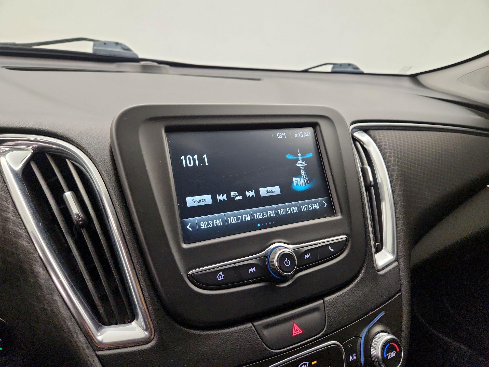 Thumbnail: 2018 Chevrolet Malibu - 15