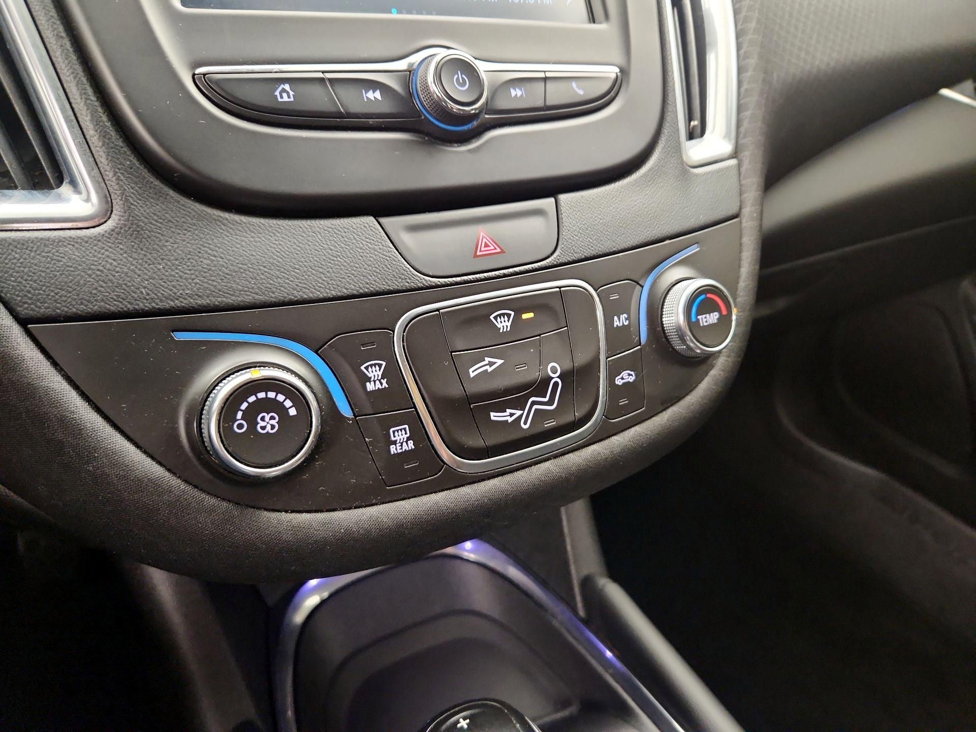 Thumbnail: 2018 Chevrolet Malibu - 16