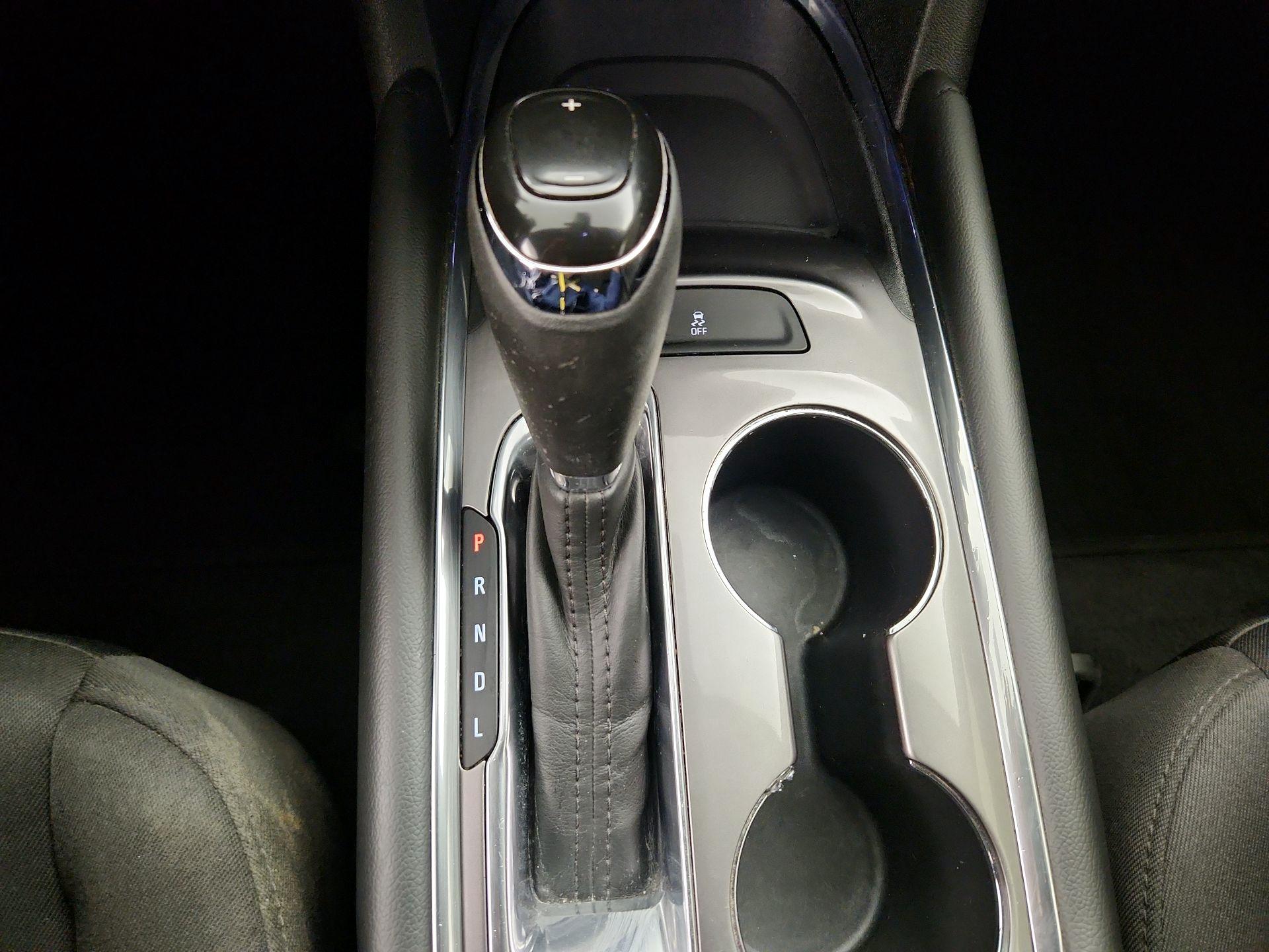 Thumbnail: 2018 Chevrolet Malibu - 17