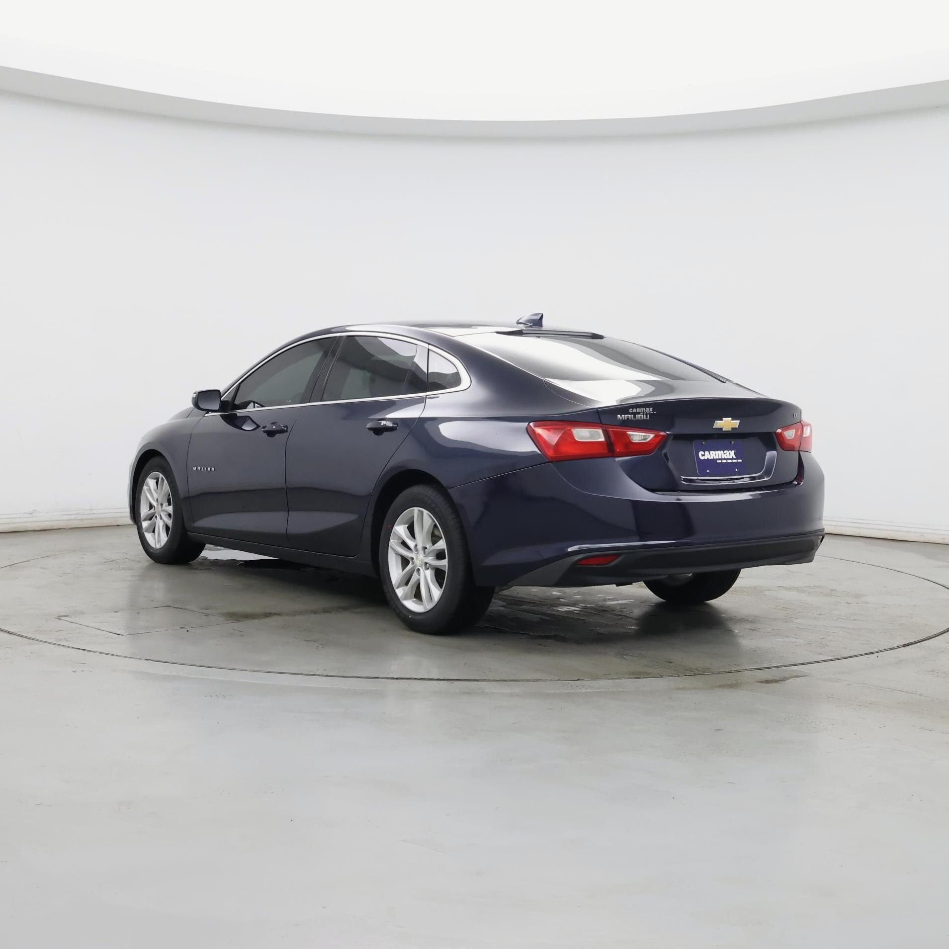 Thumbnail: 2018 Chevrolet Malibu - 2