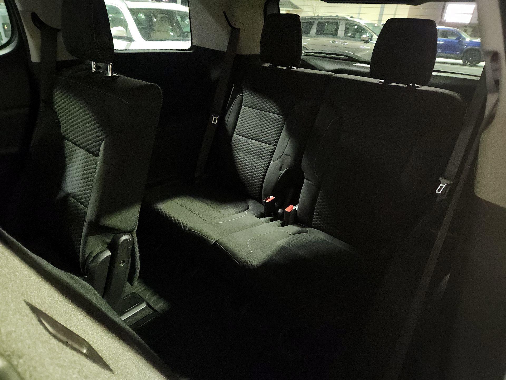 Thumbnail: 2019 GMC Acadia - 16