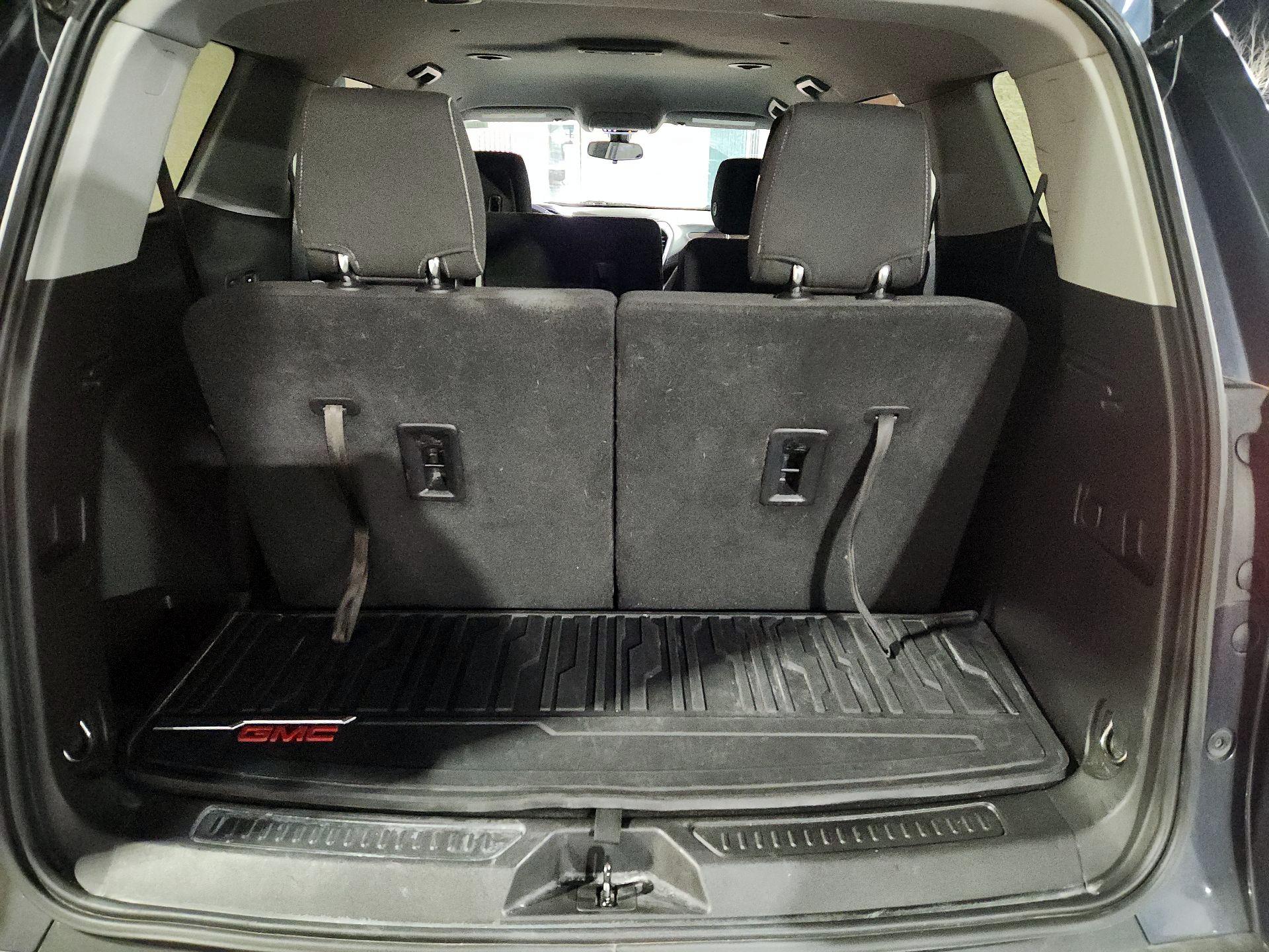 Thumbnail: 2019 GMC Acadia - 17