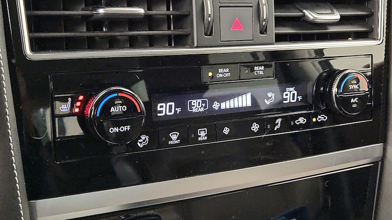 2023 INFINITI QX80 Luxe 17