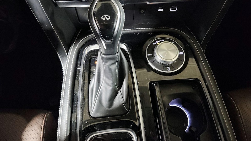 2023 INFINITI QX80 Luxe 18