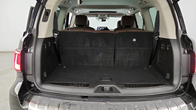 2023 INFINITI QX80 Luxe 23