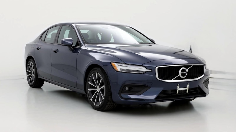 2021 Volvo S60 T6 Momentum Hero Image