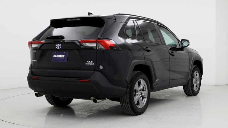 2022 Toyota RAV4 XLE 8